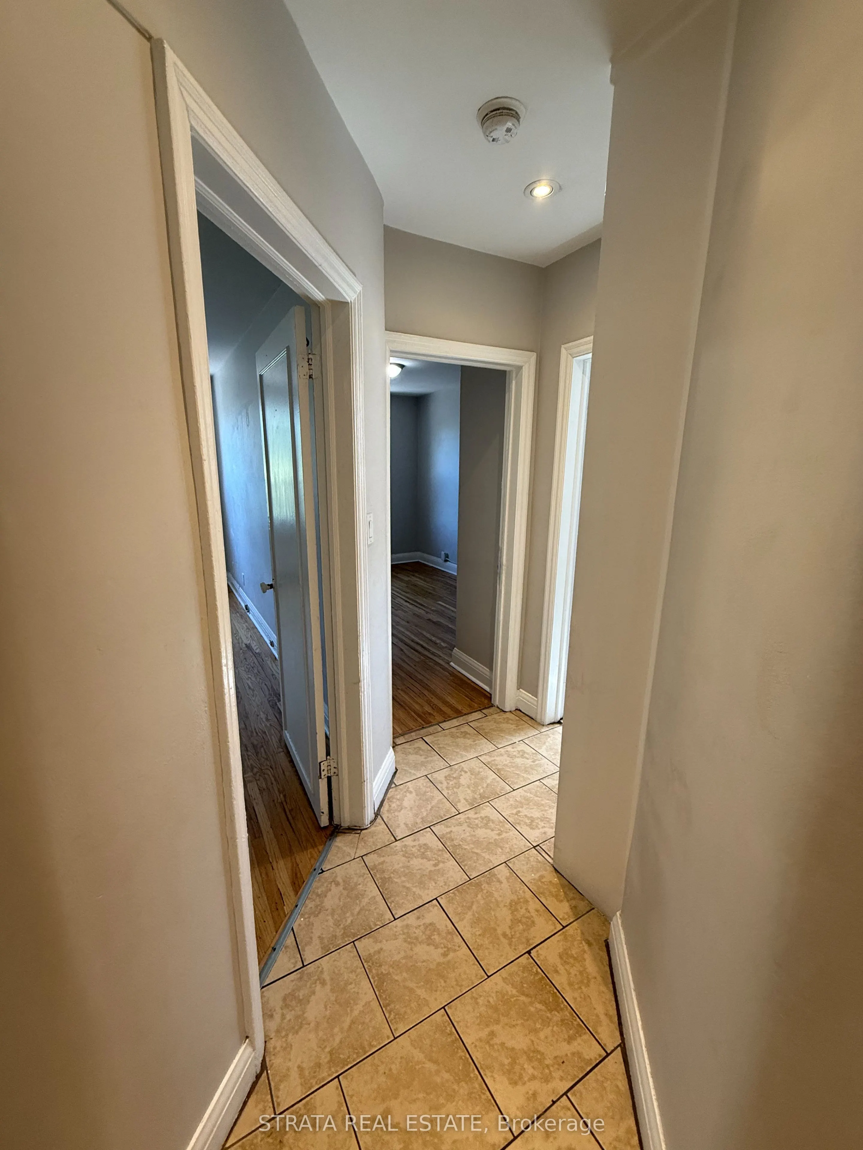 4099 Bathurst Street, #4
