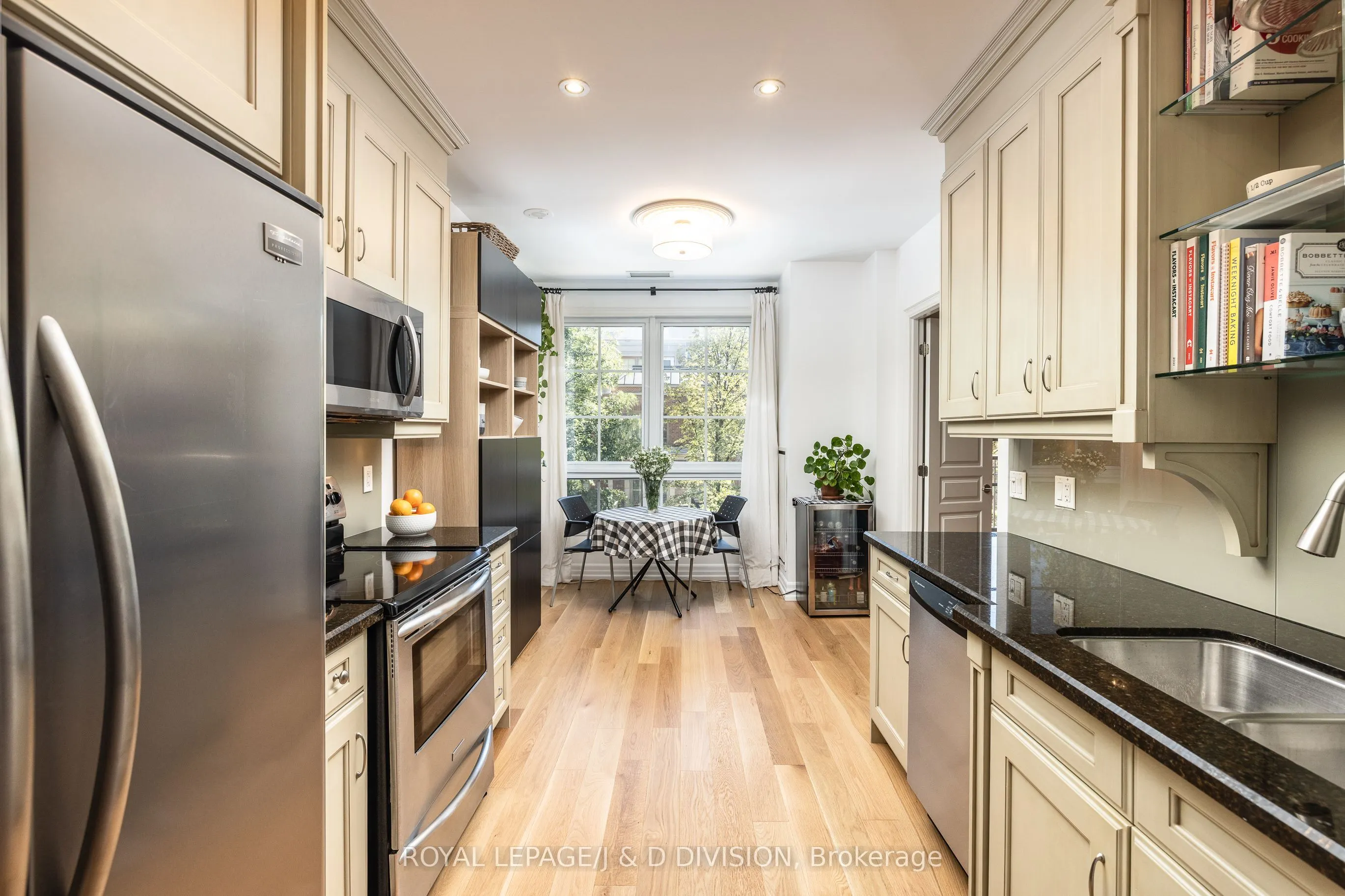 20 Burkebrook Place, #334