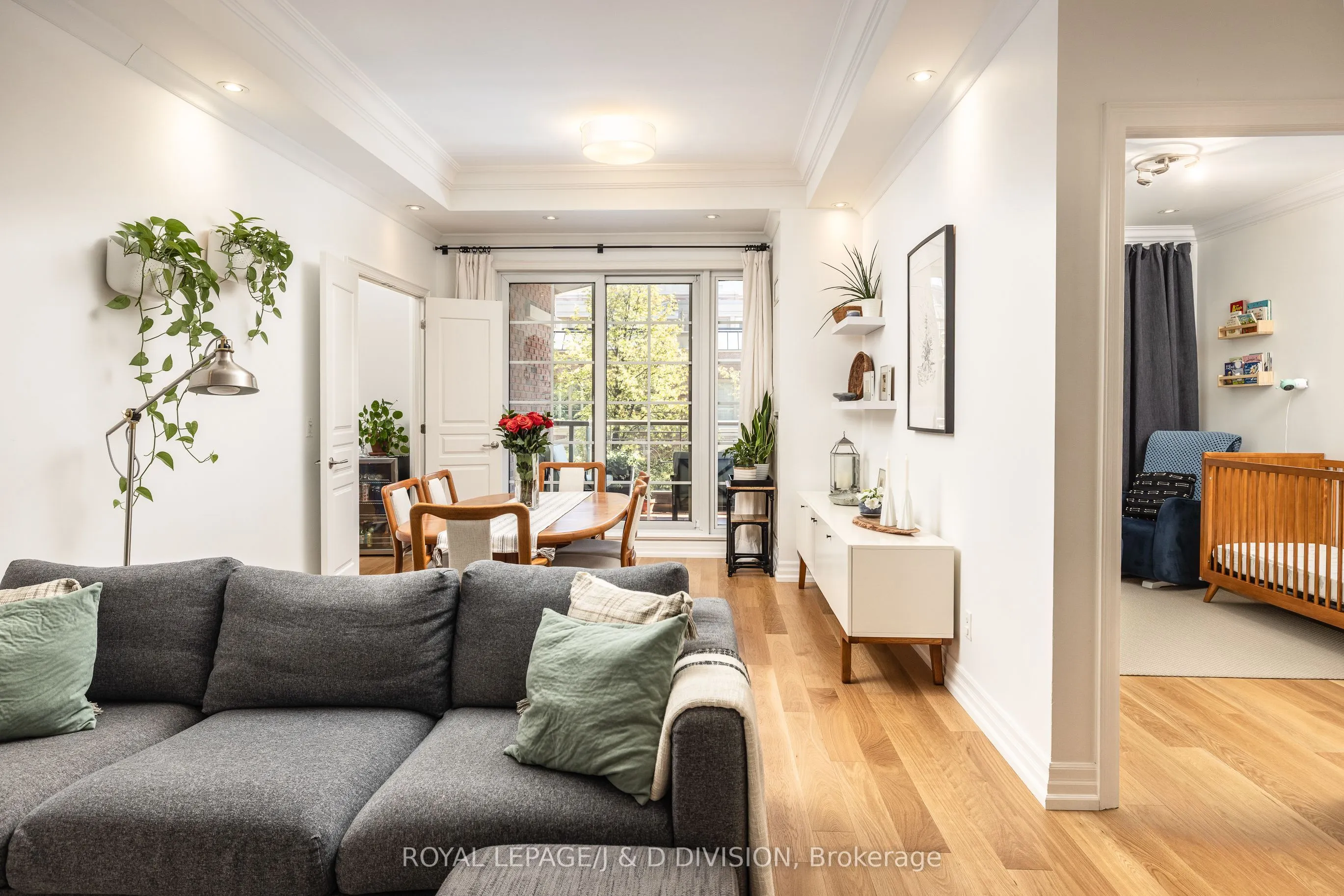 20 Burkebrook Place, #334