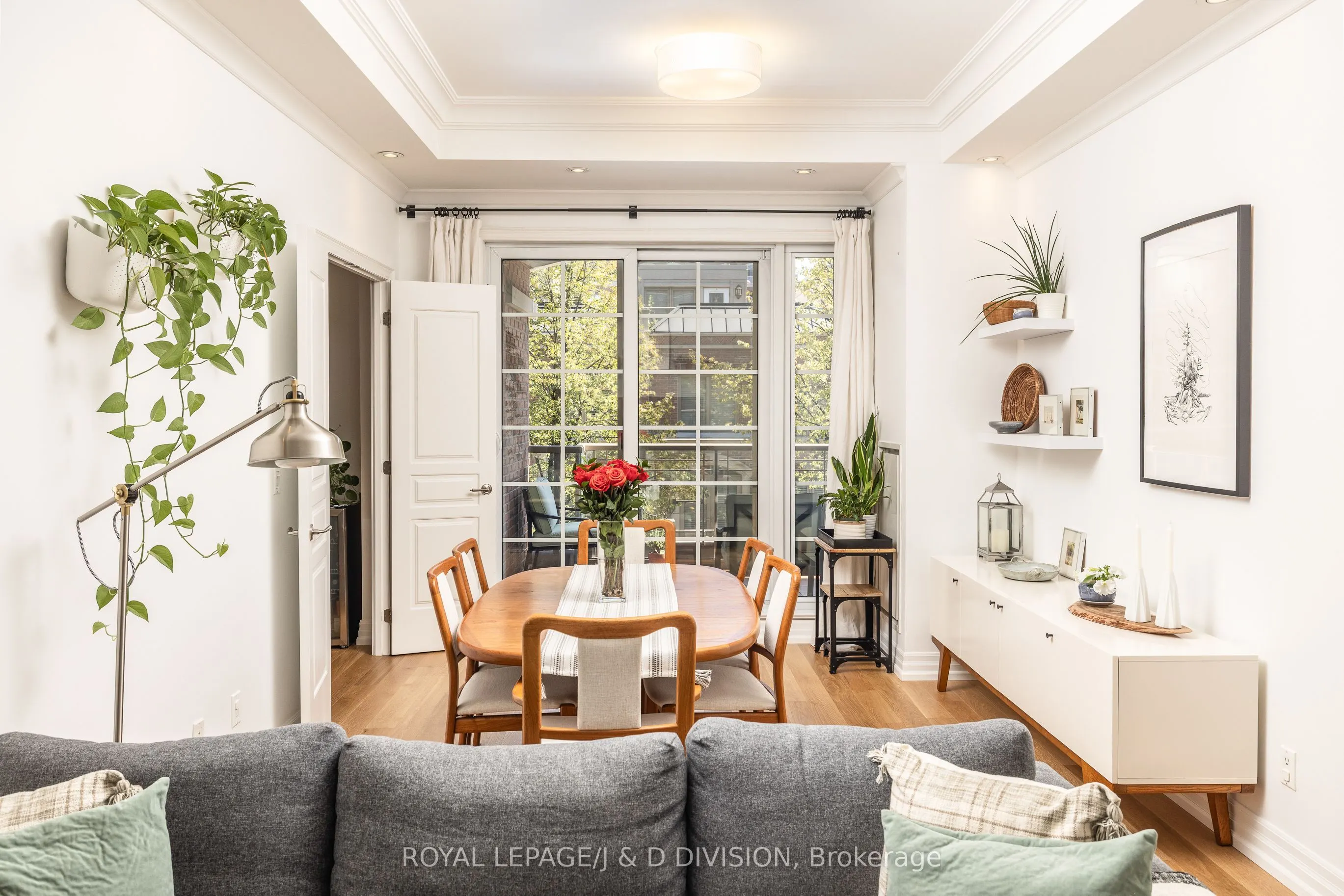 20 Burkebrook Place, #334