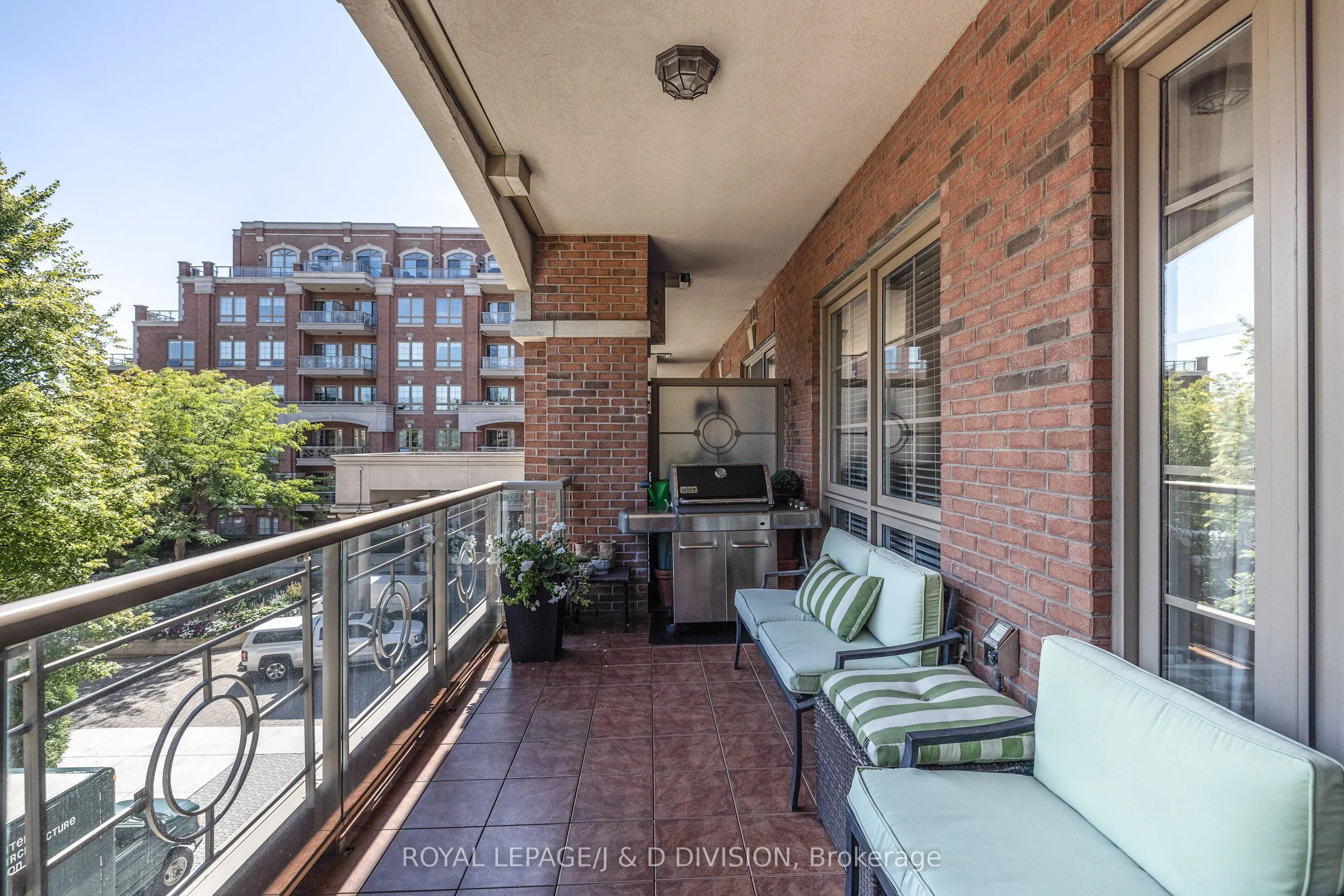 20 Burkebrook Place, #334