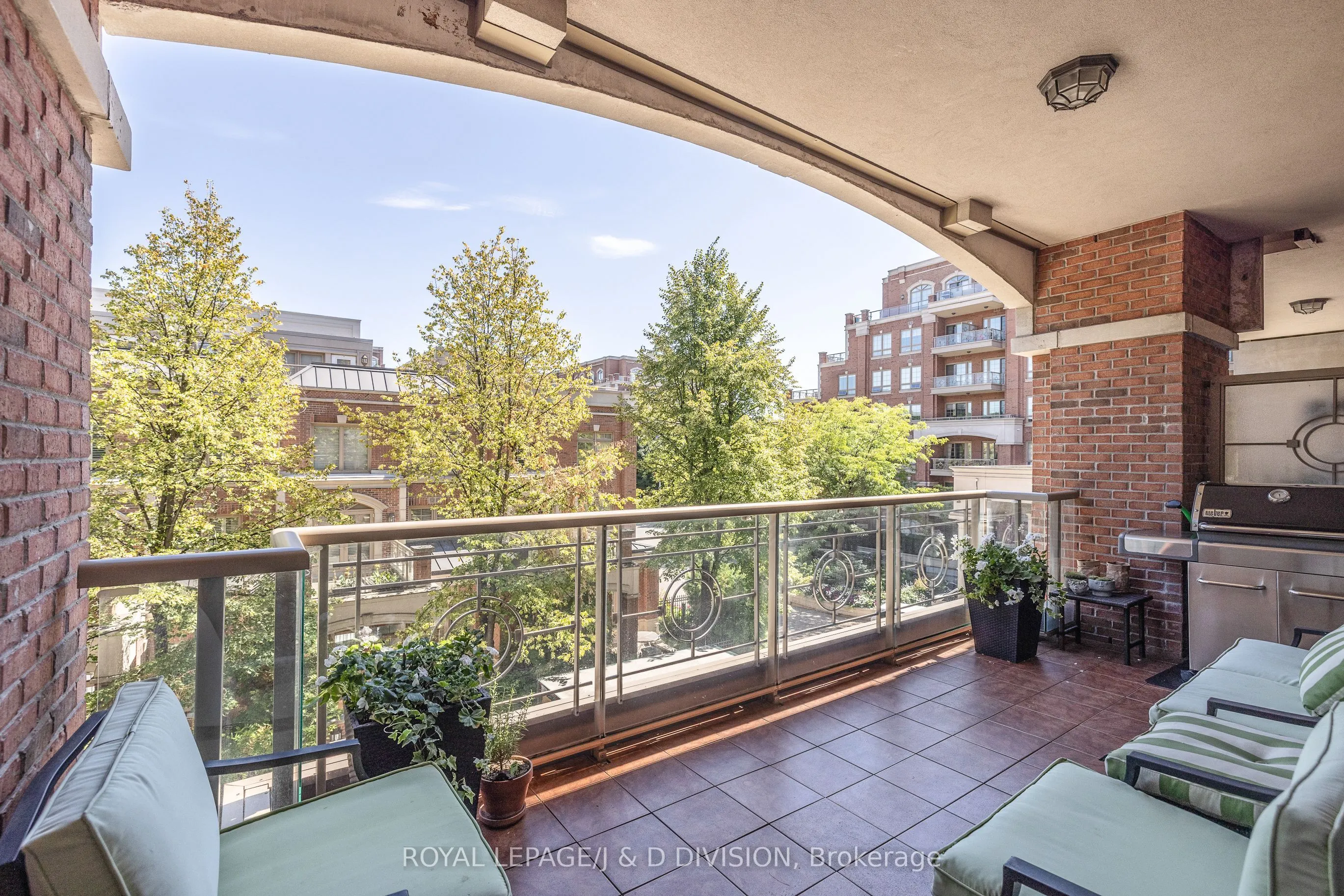 20 Burkebrook Place, #334