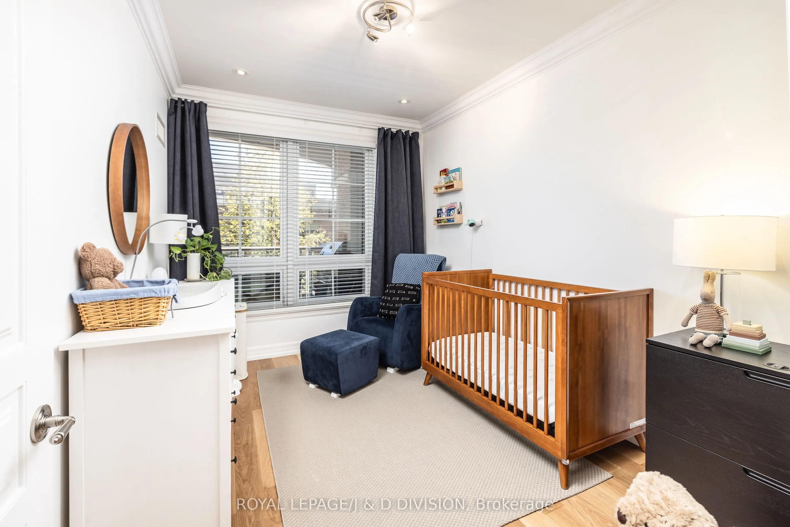 20 Burkebrook Place, #334