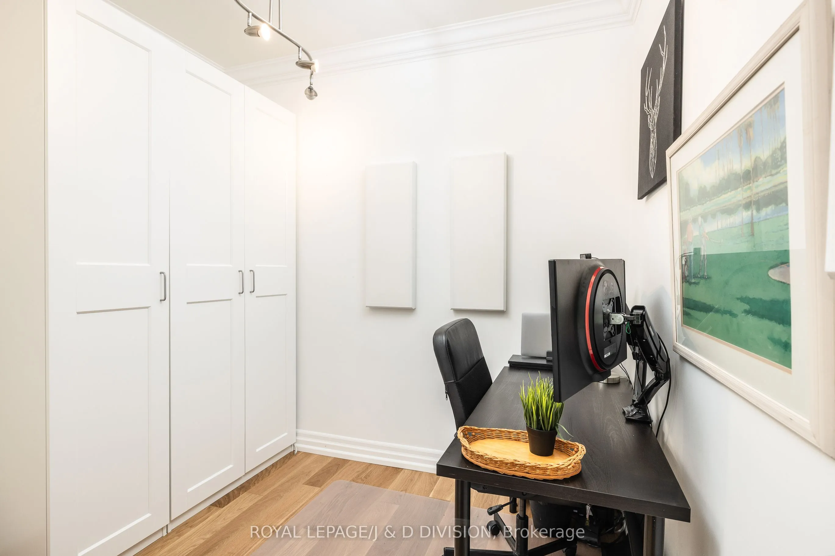 20 Burkebrook Place, #334