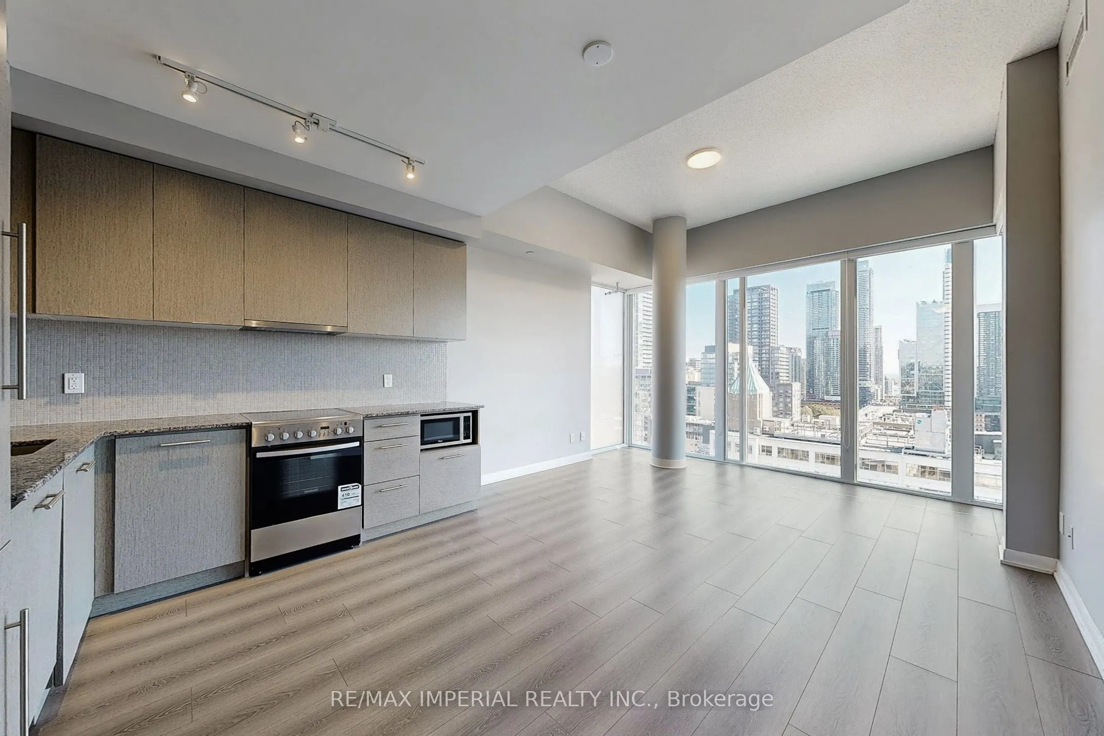435 Richmond Street W, #Ph104
