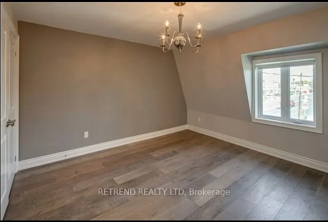 892 Palmerston Avenue, #Upper