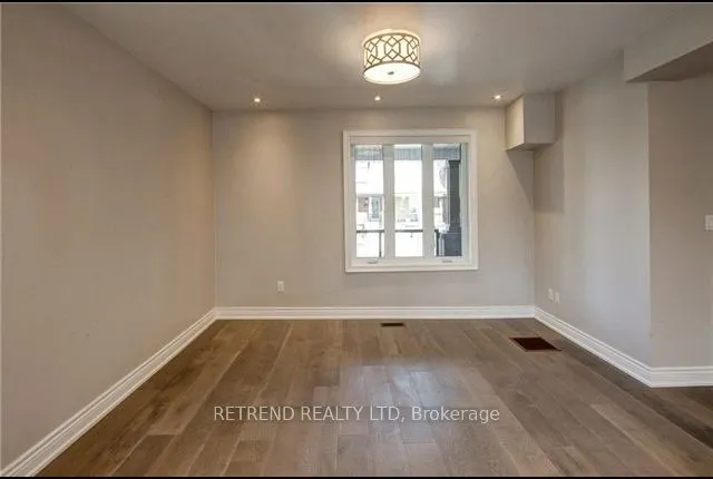 892 Palmerston Avenue, #Upper