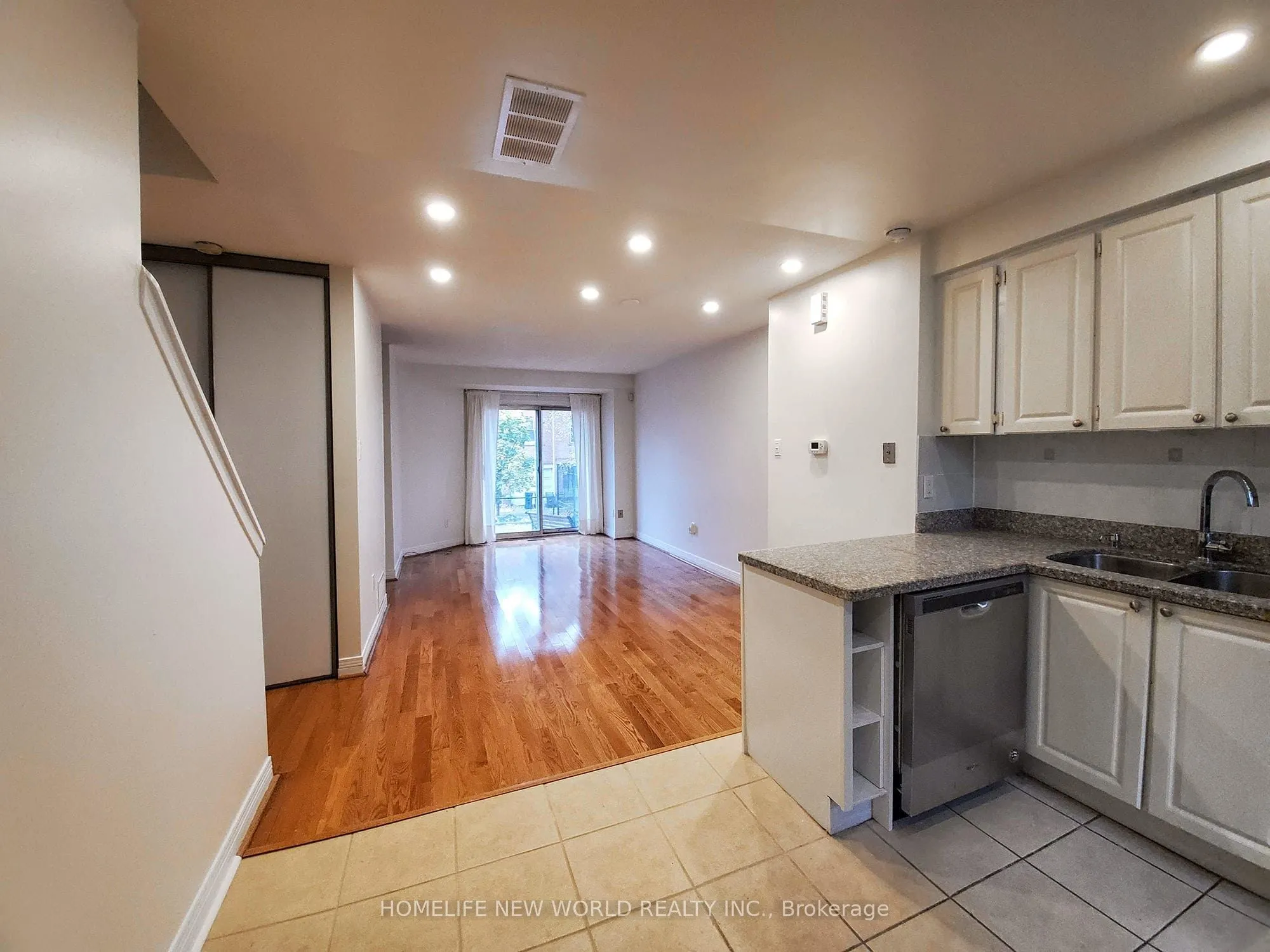 29 LONG BOAT Avenue
