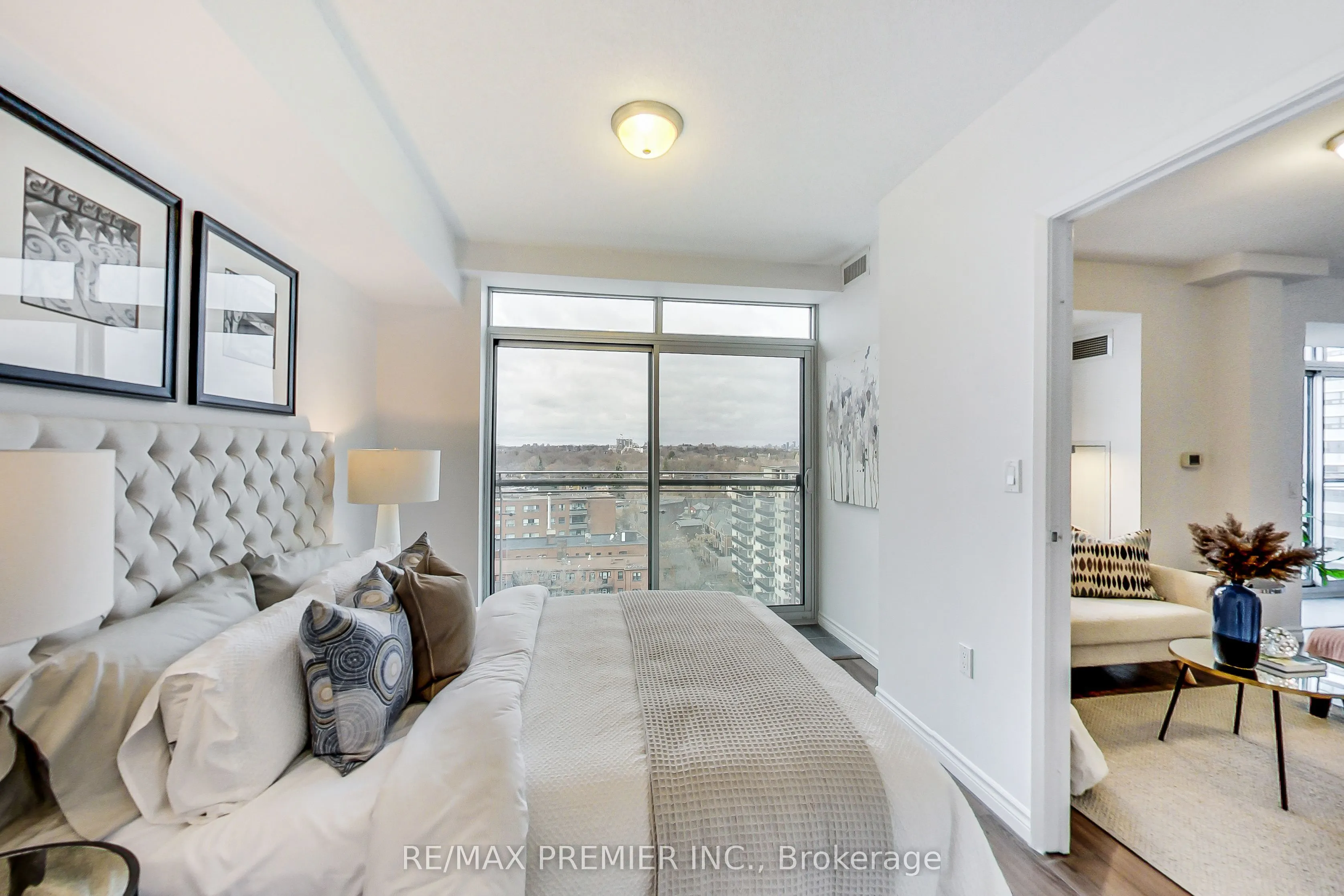 15 Maplewood Avenue, #1102