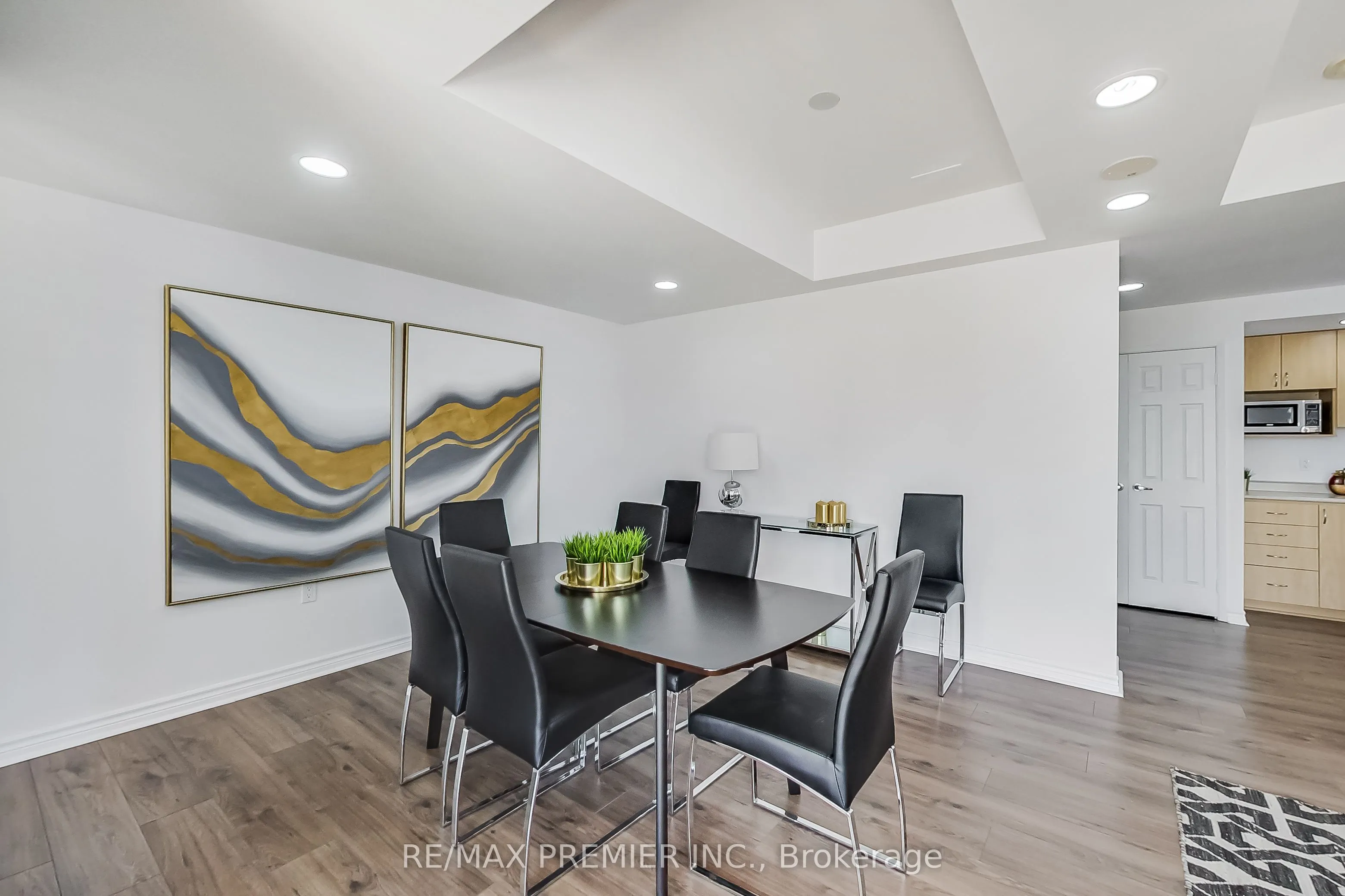 15 Maplewood Avenue, #1102