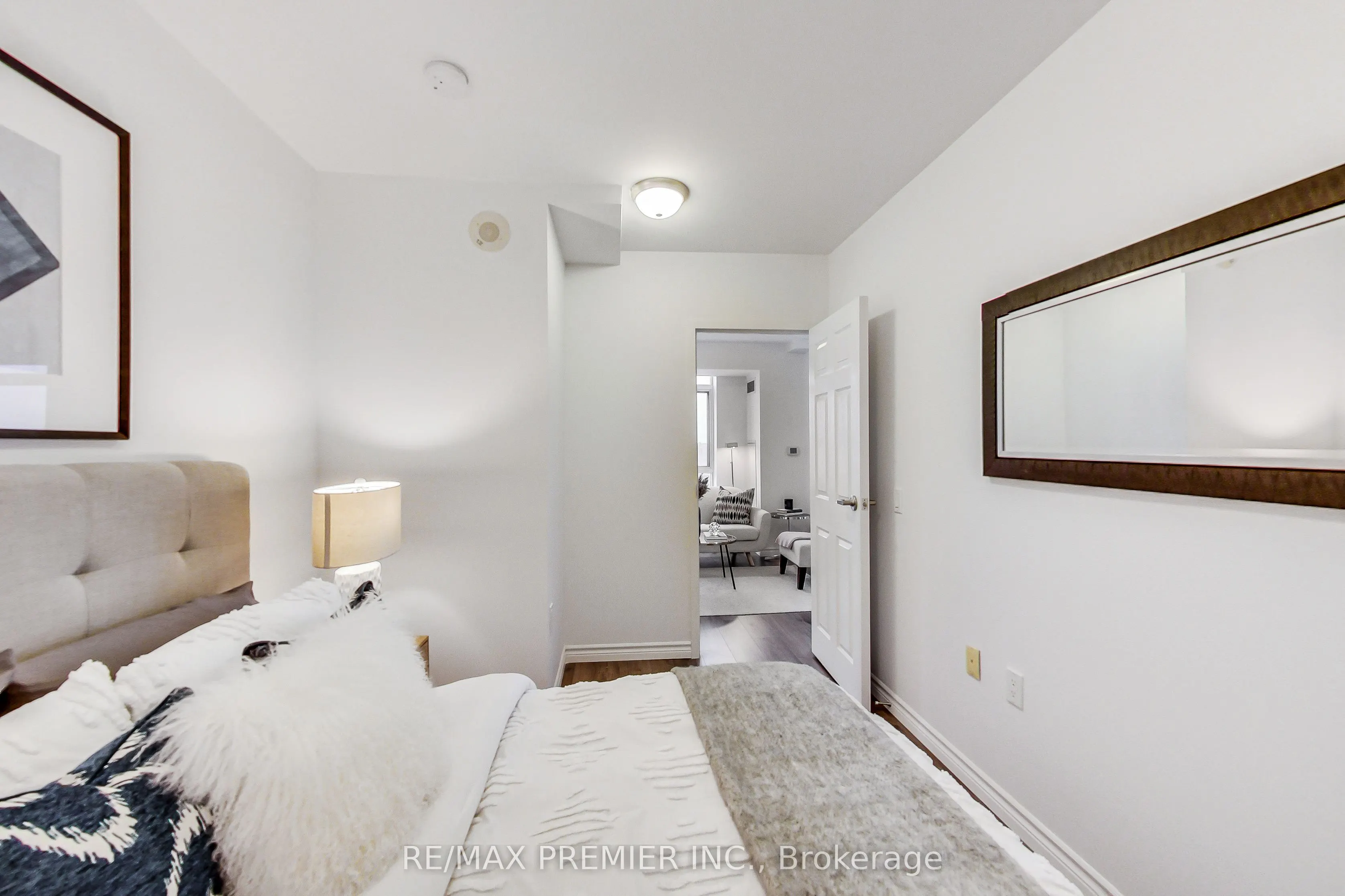 15 Maplewood Avenue, #1102