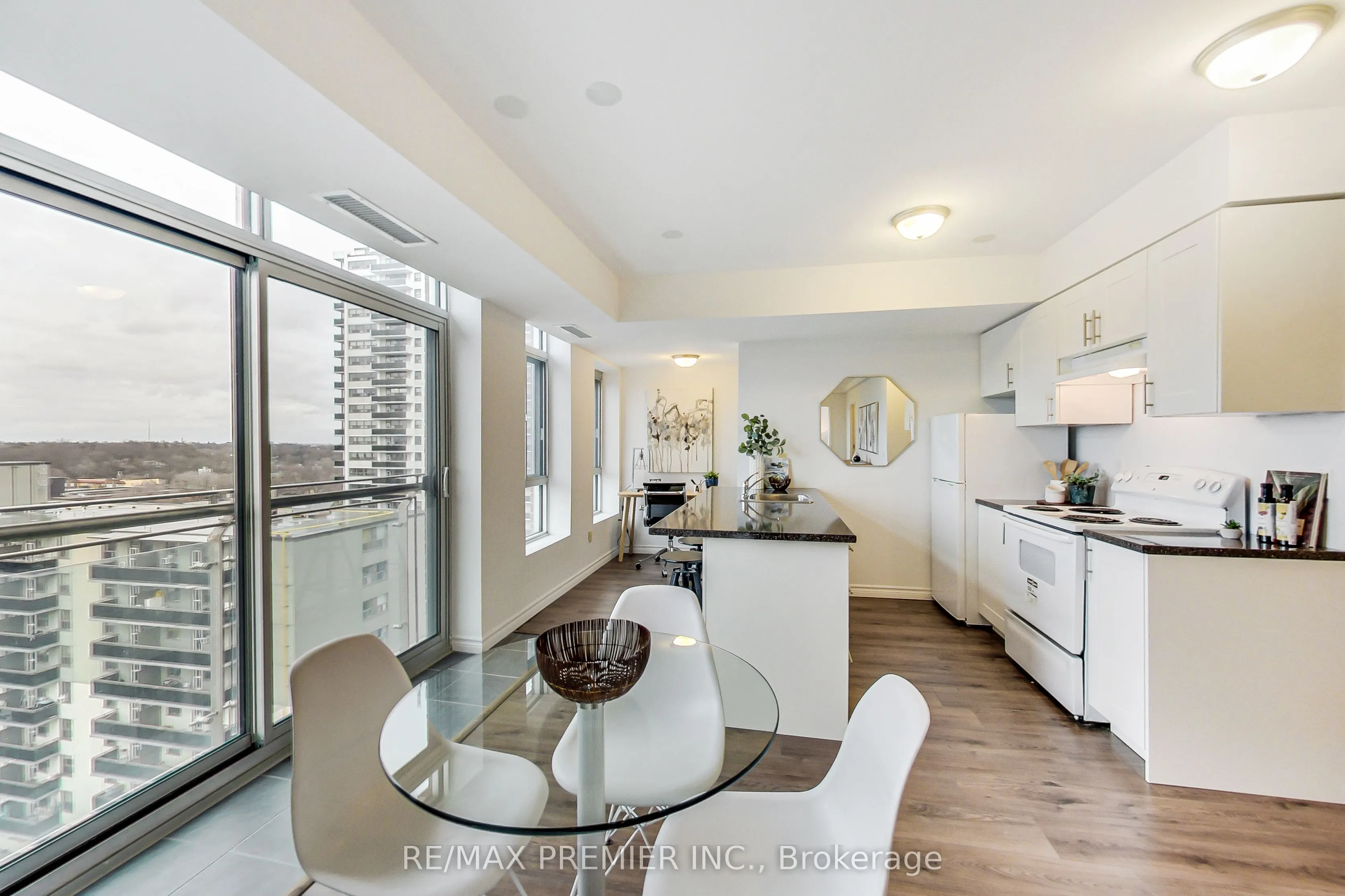 15 Maplewood Avenue, #1102