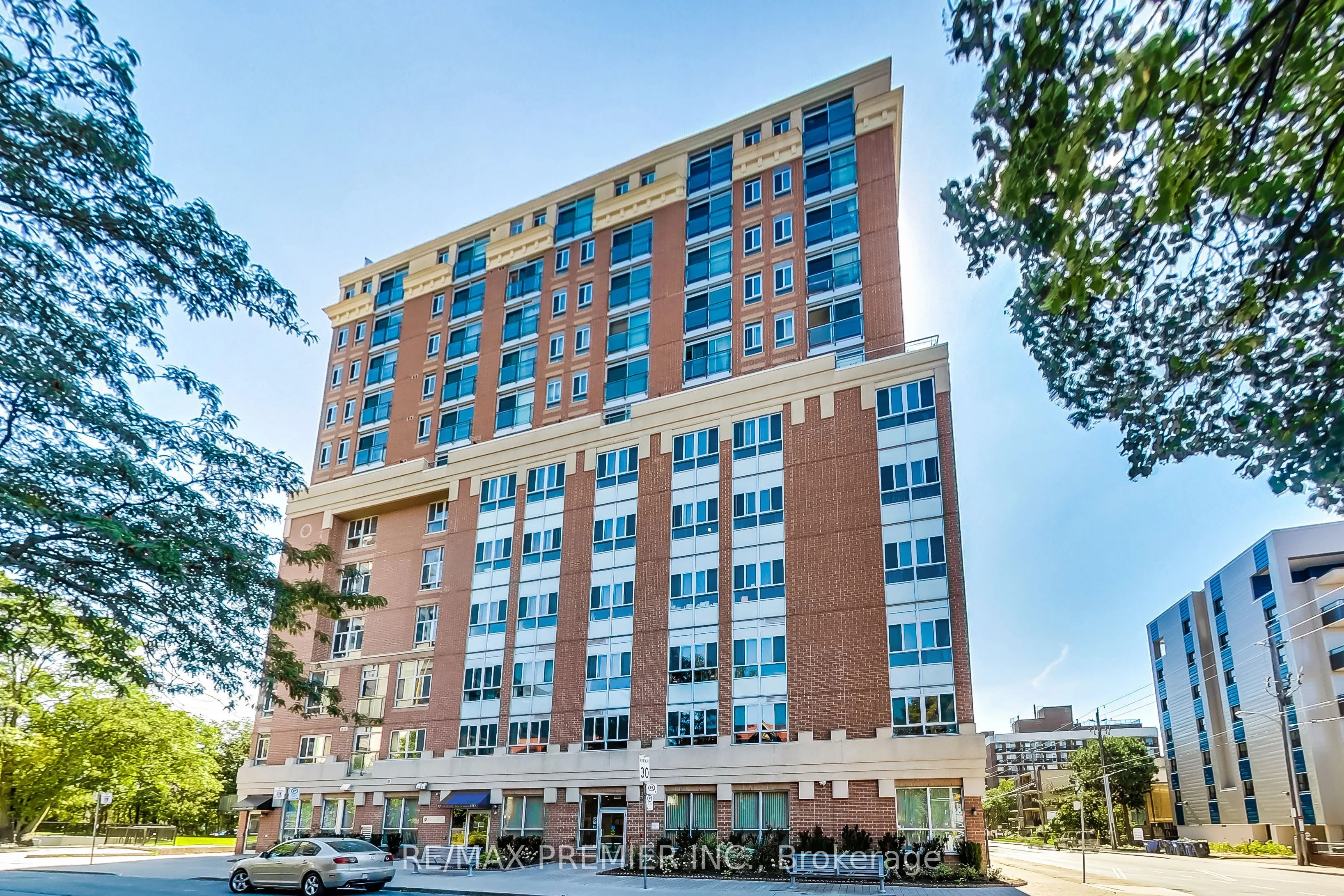 15 Maplewood Avenue, #1102