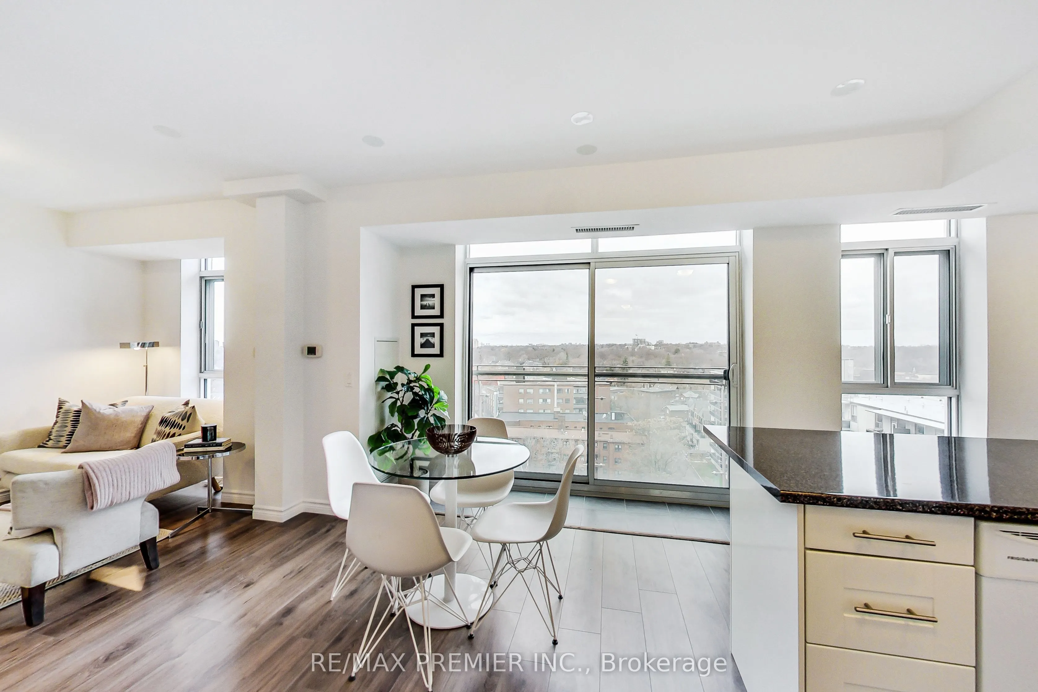 15 Maplewood Avenue, #1102