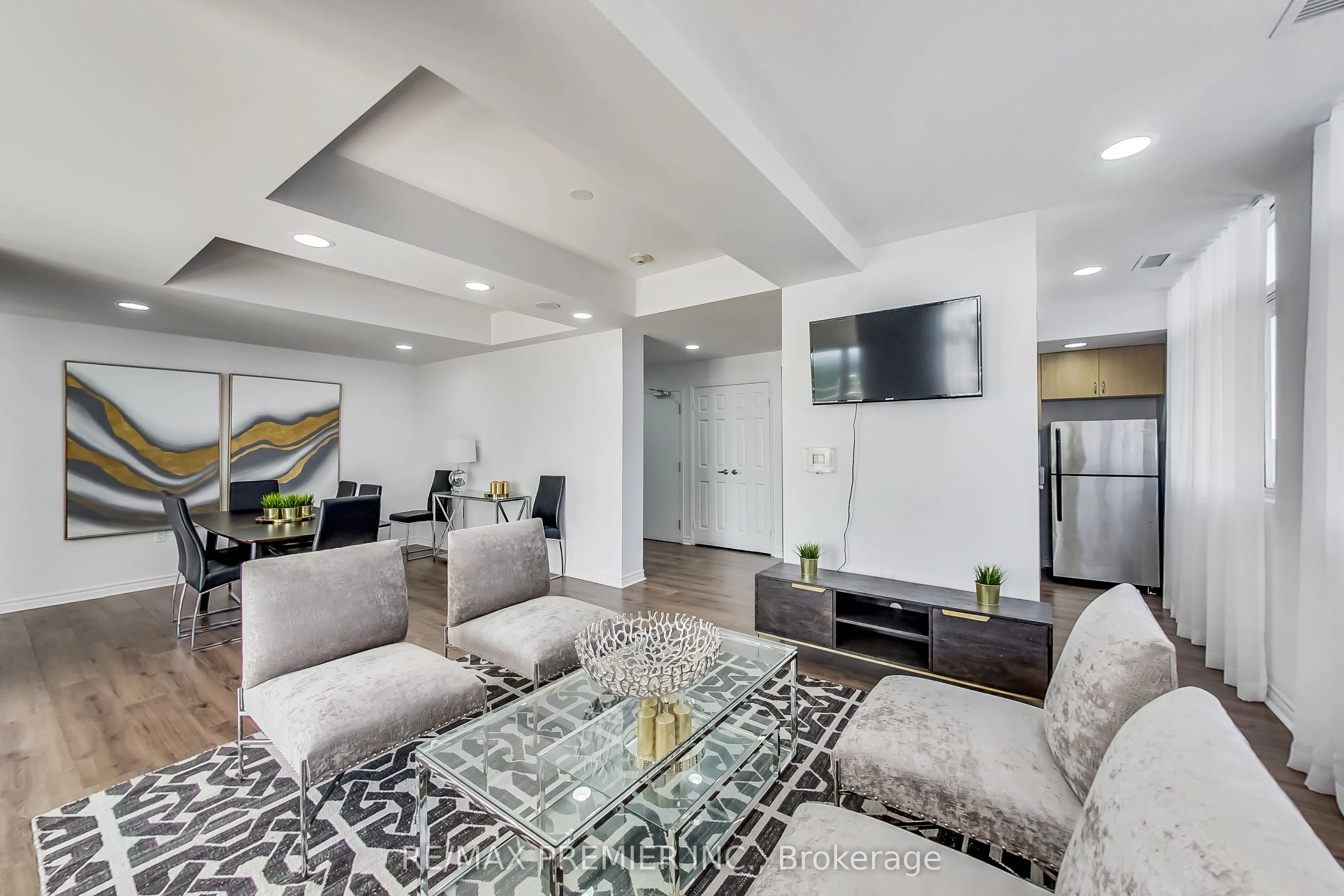 15 Maplewood Avenue, #1102