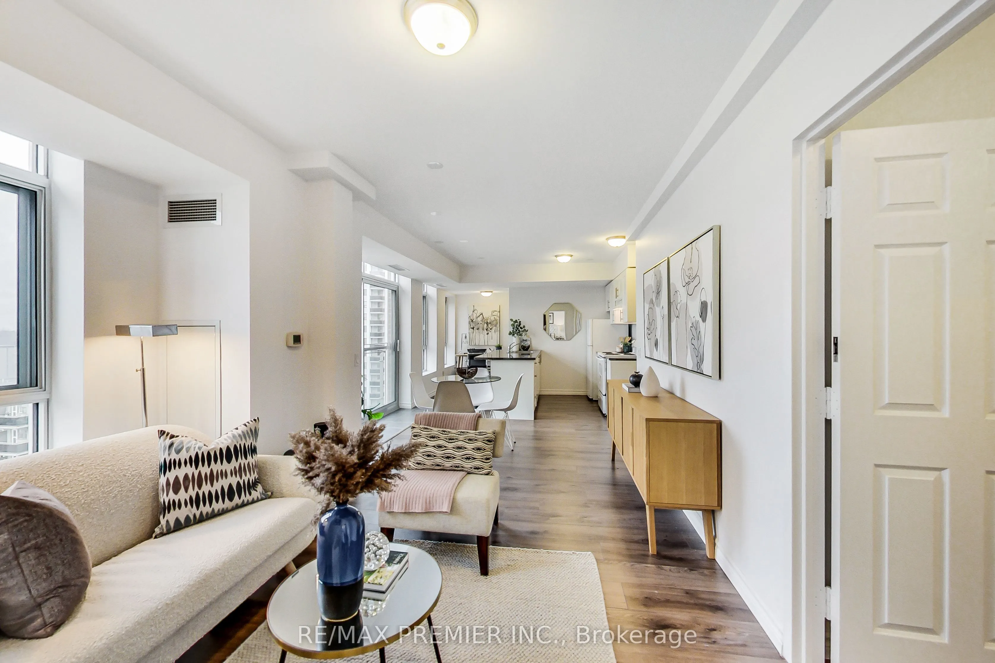 15 Maplewood Avenue, #1102