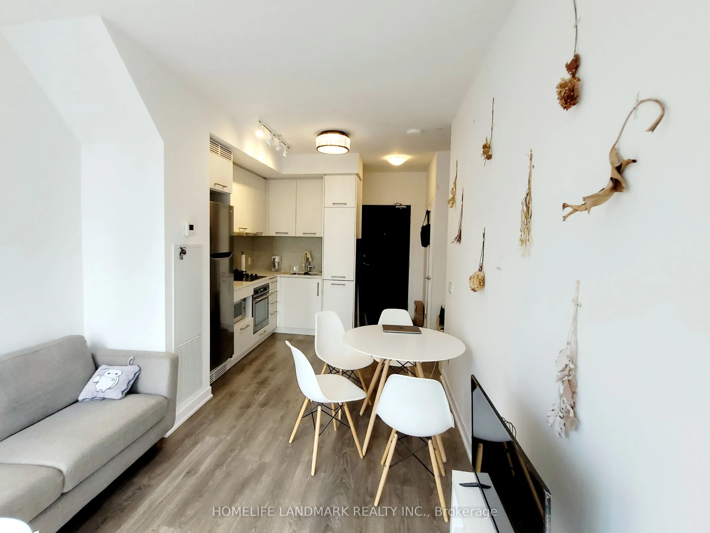 87 Peter Street, #2916