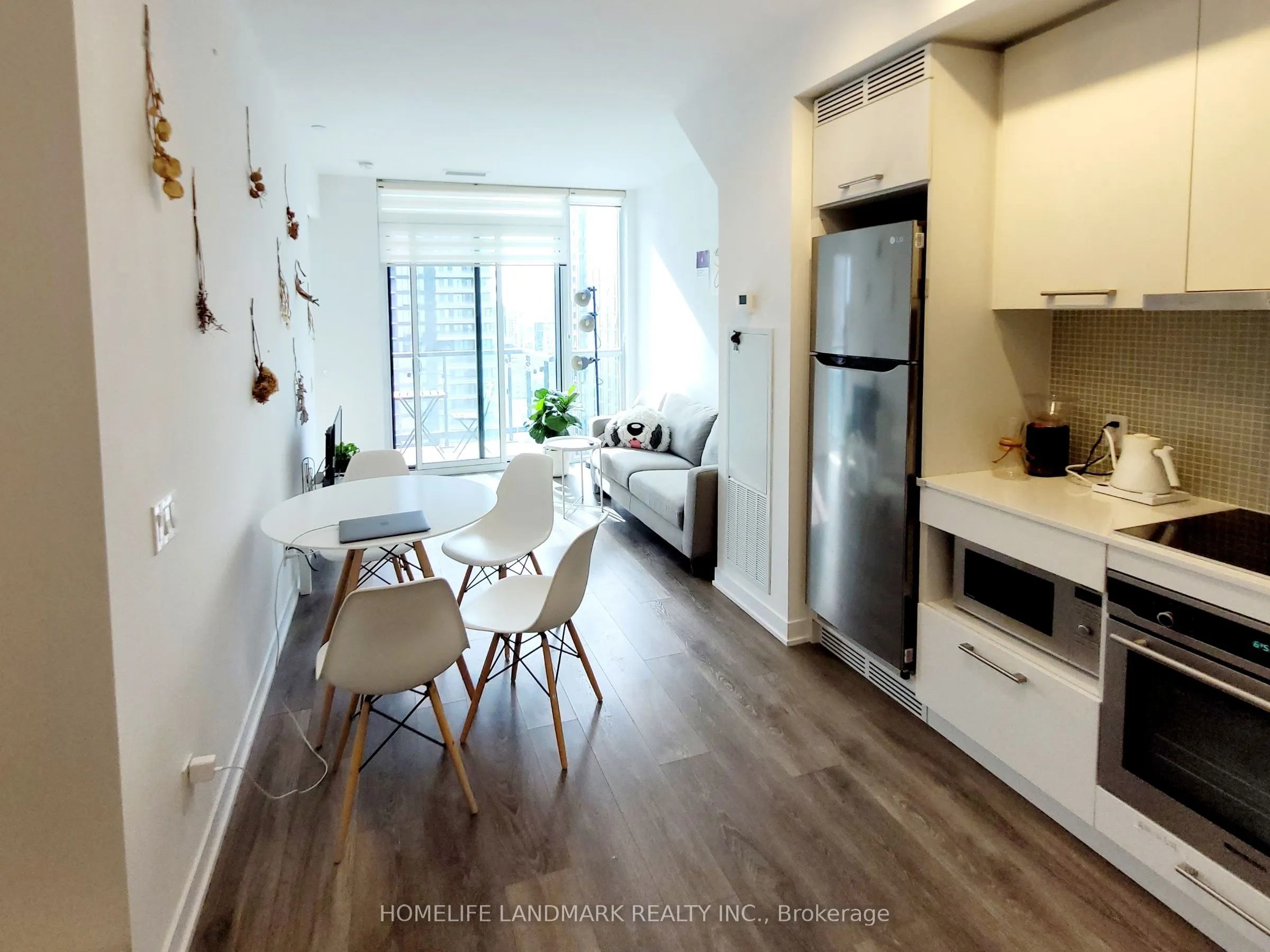 87 Peter Street, #2916