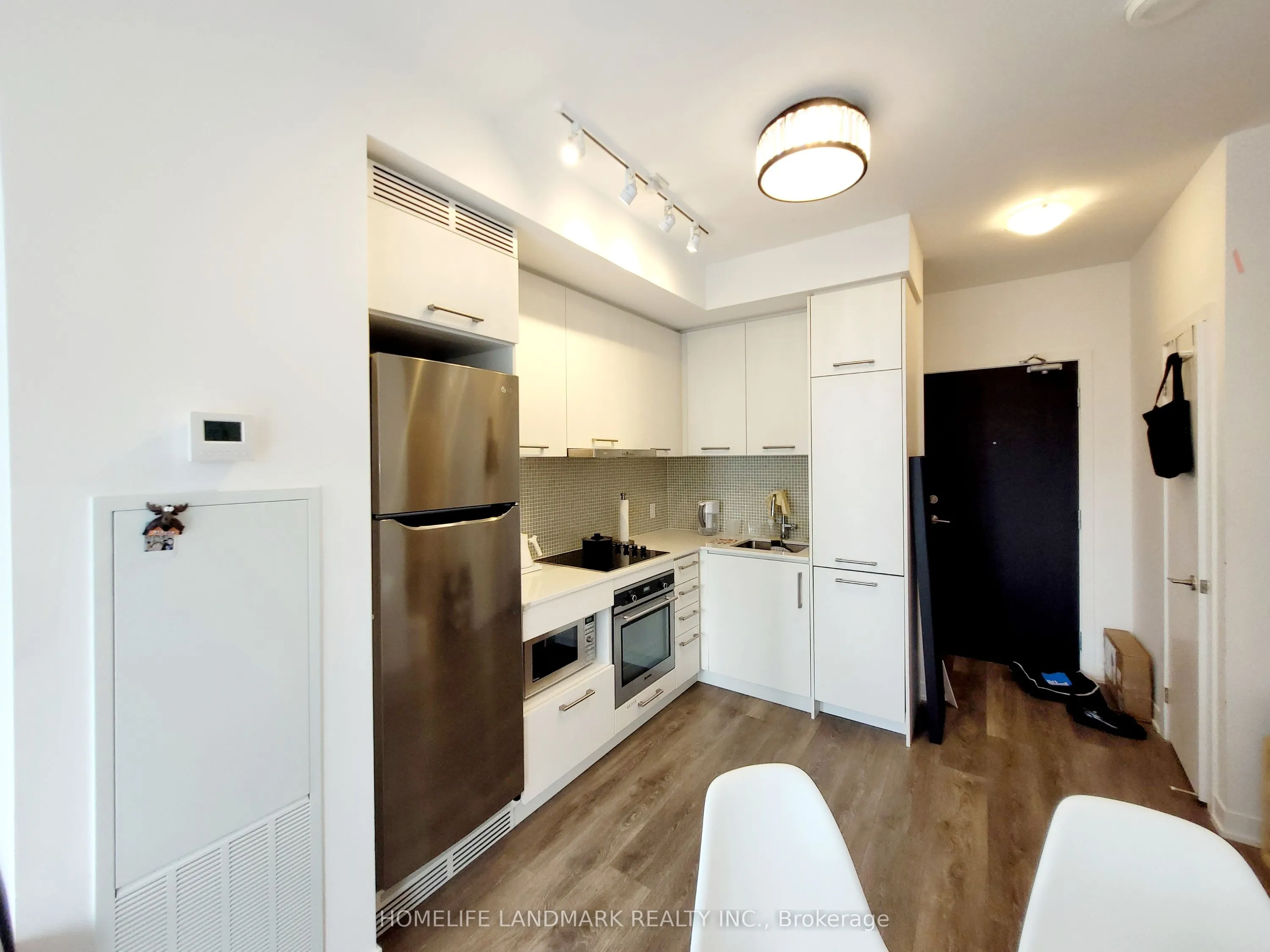 87 Peter Street, #2916