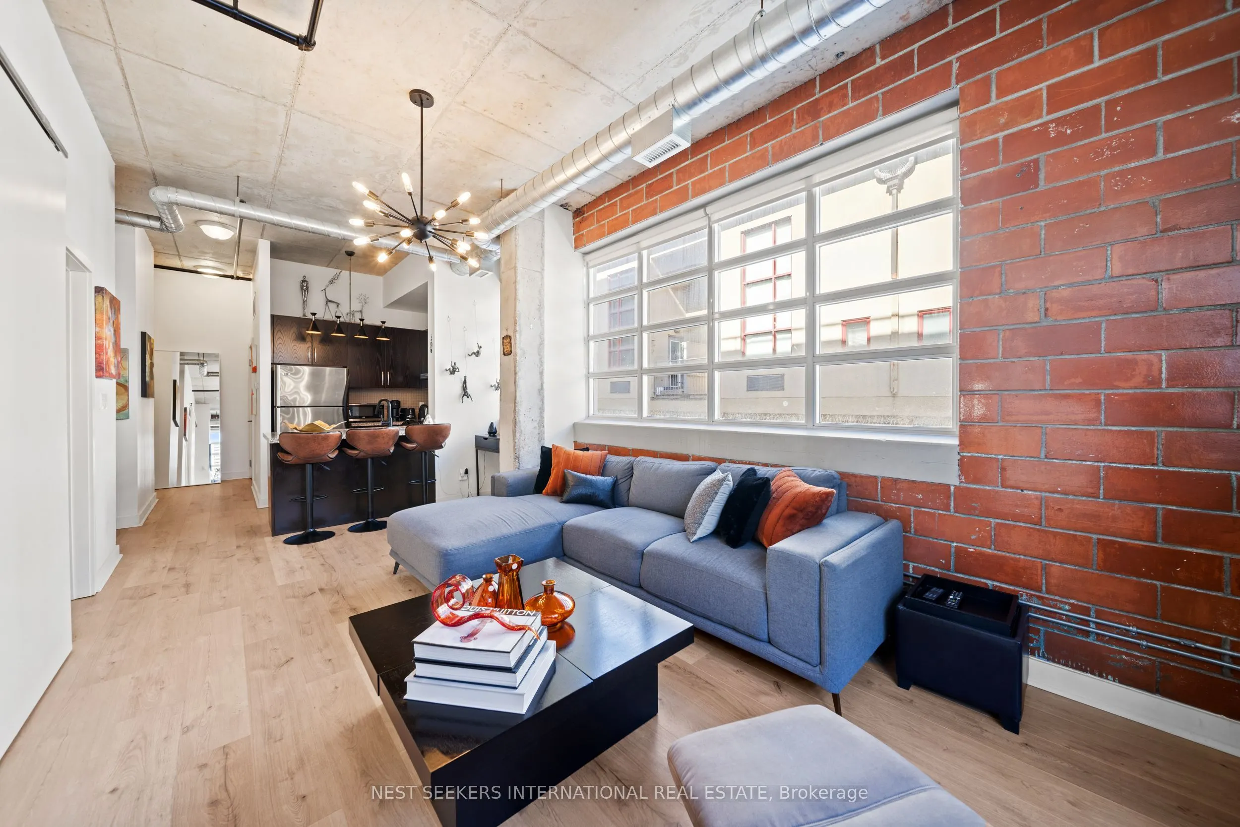 10 Wellesley Place, #302