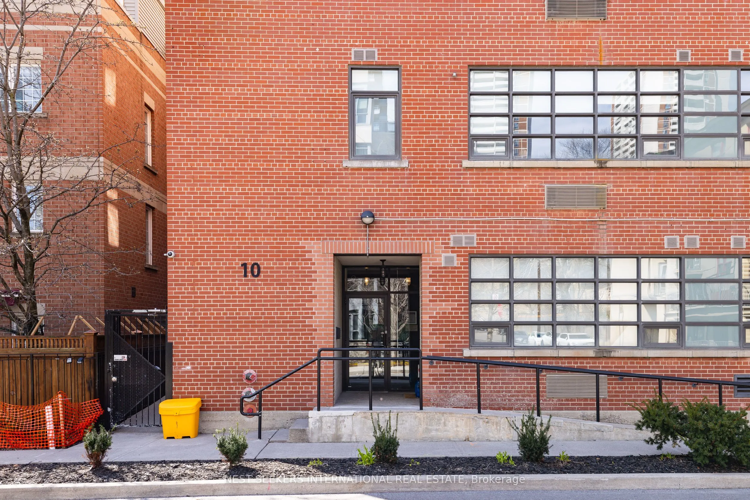 10 Wellesley Place, #302