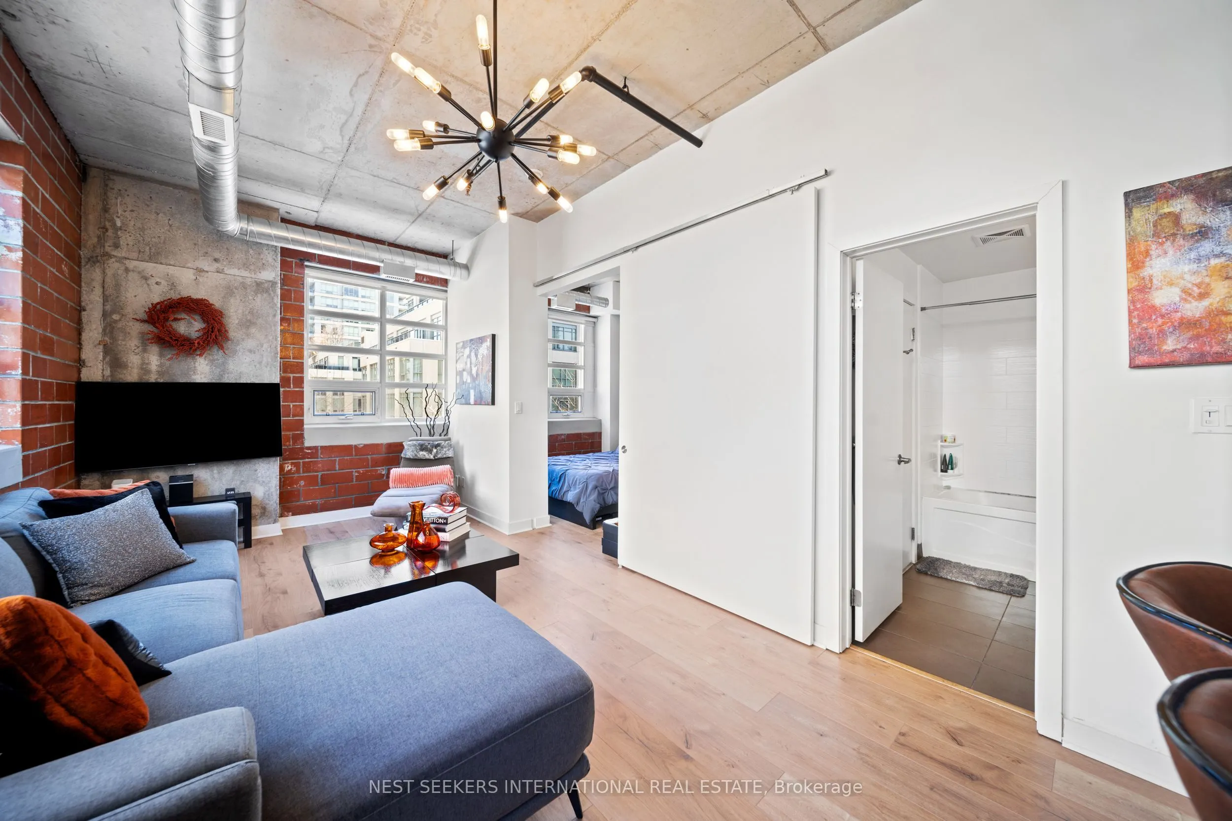 10 Wellesley Place, #302