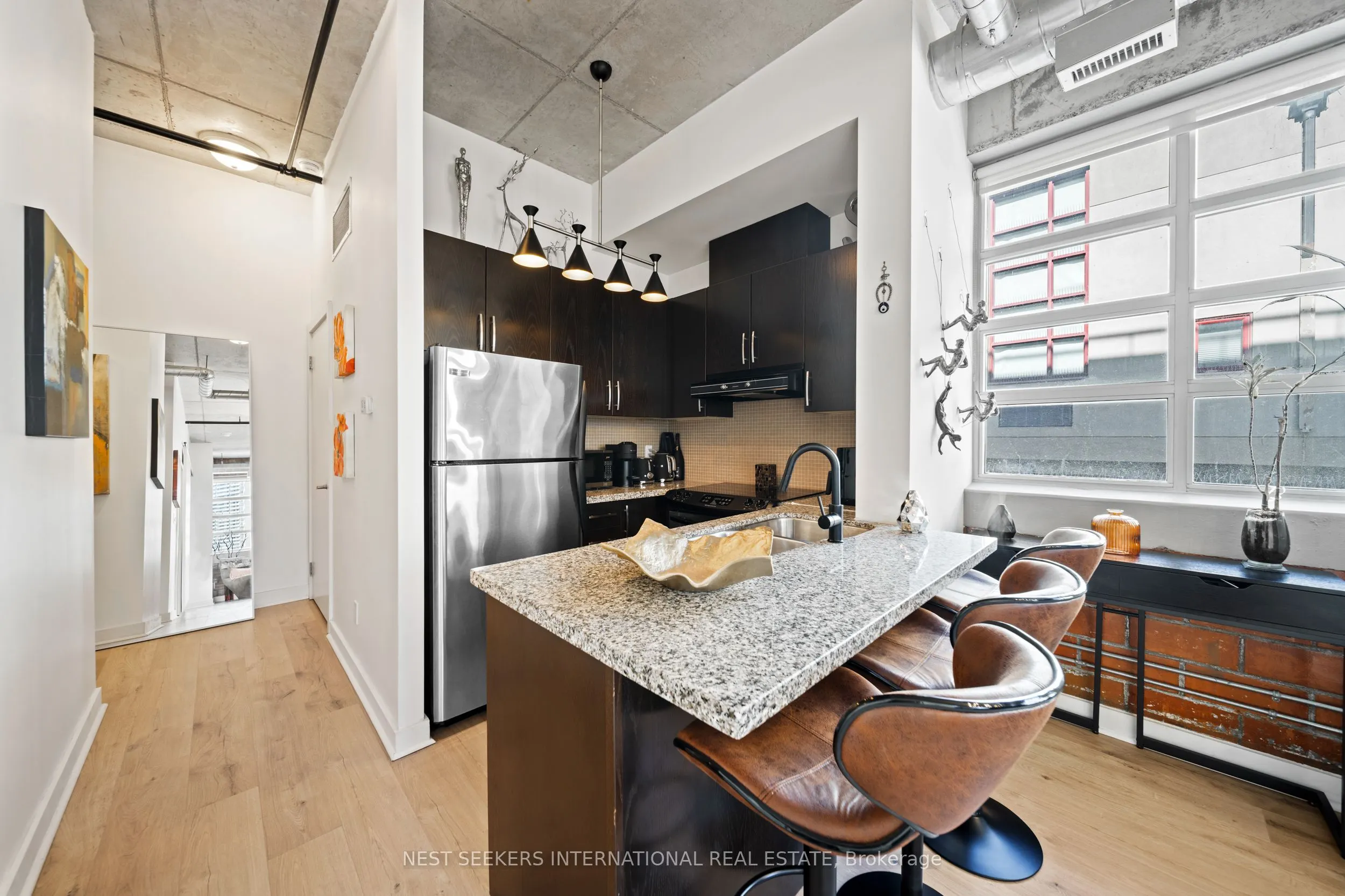 10 Wellesley Place, #302