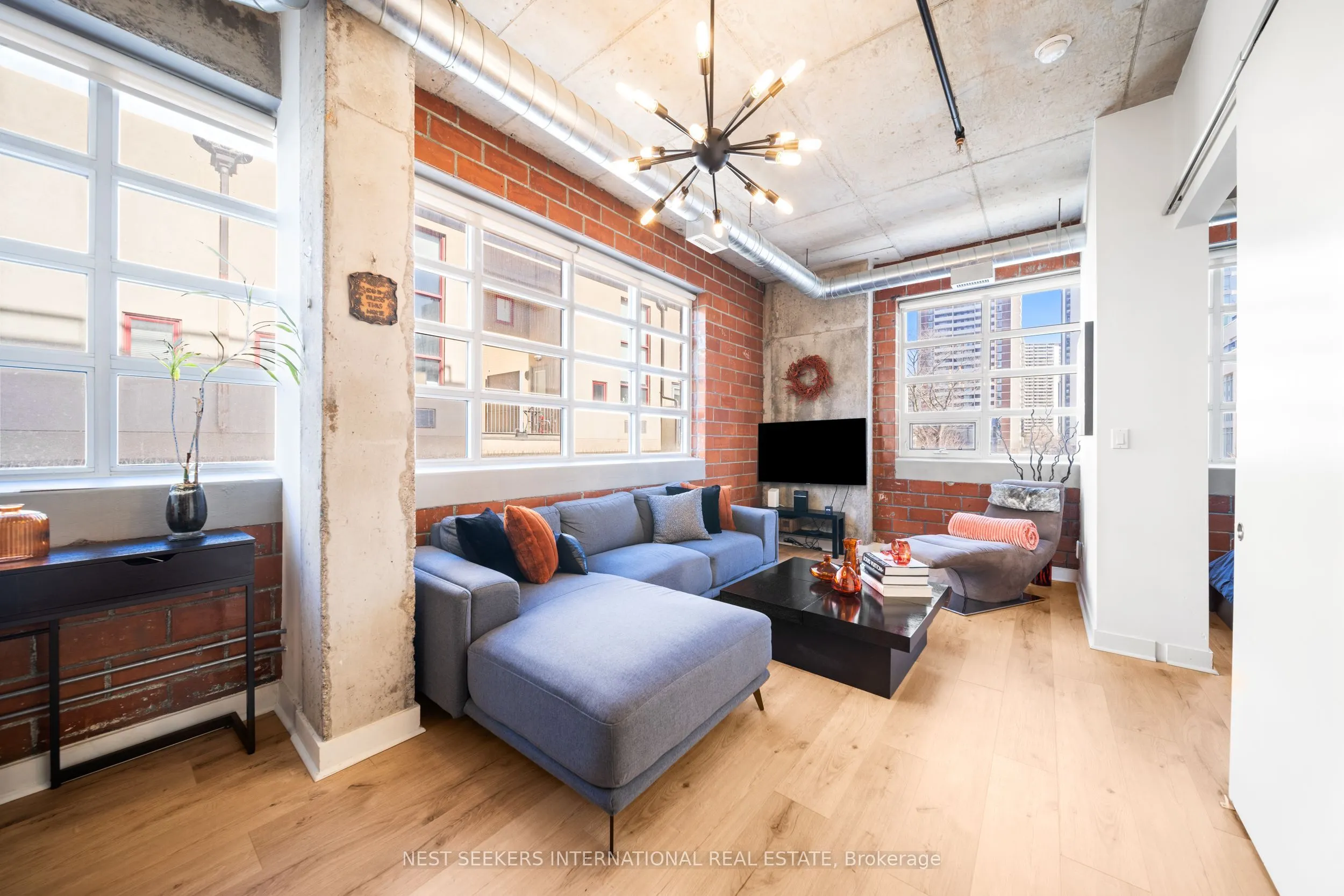 10 Wellesley Place, #302