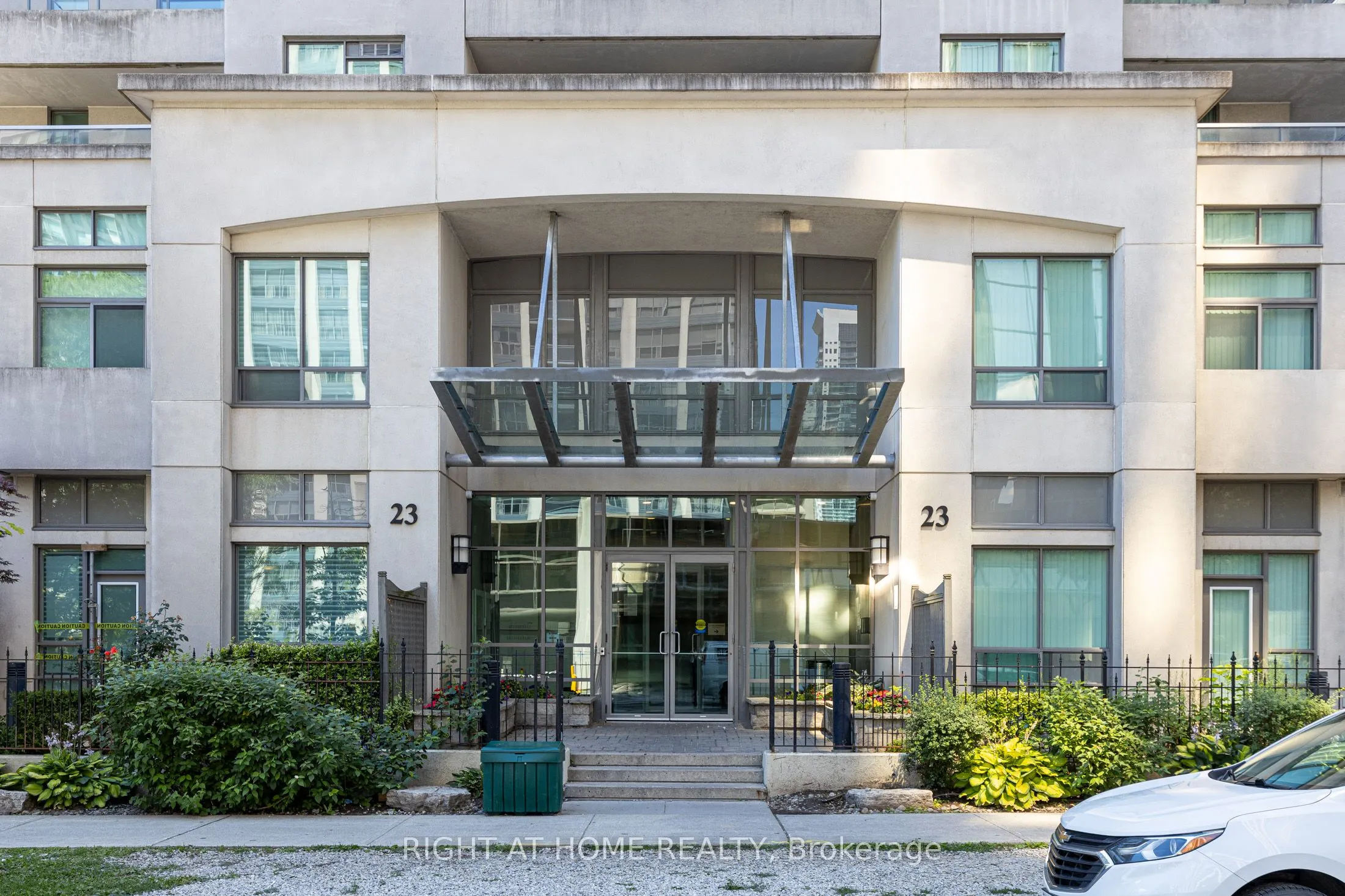 23 Hollywood Avenue, #503