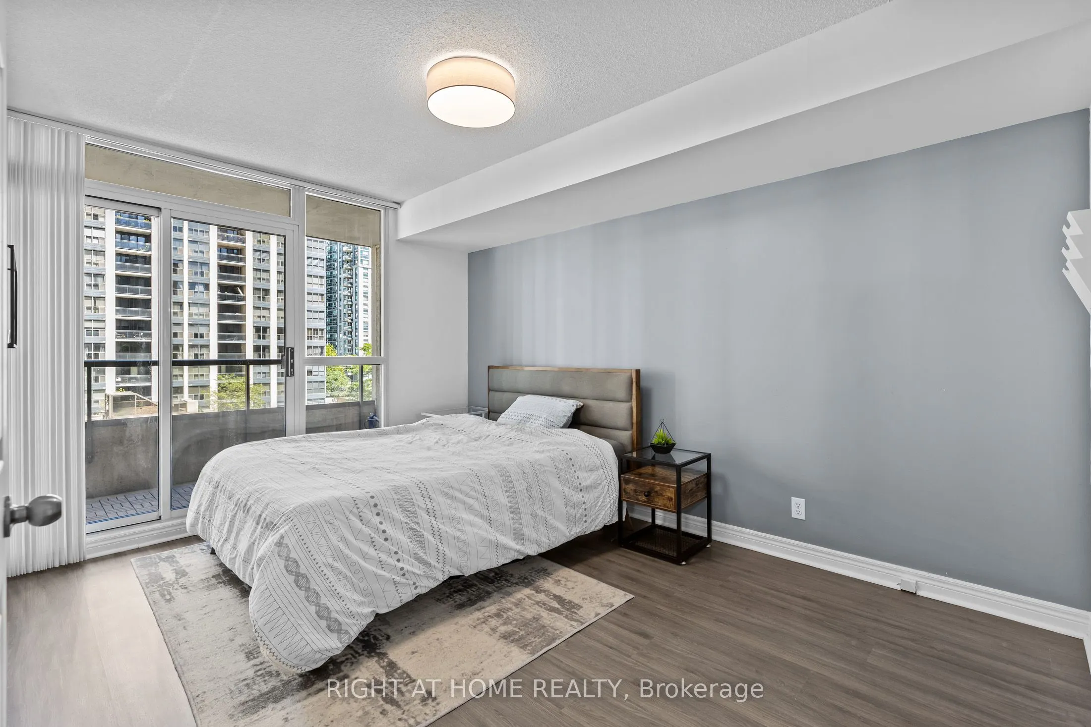 23 Hollywood Avenue, #503
