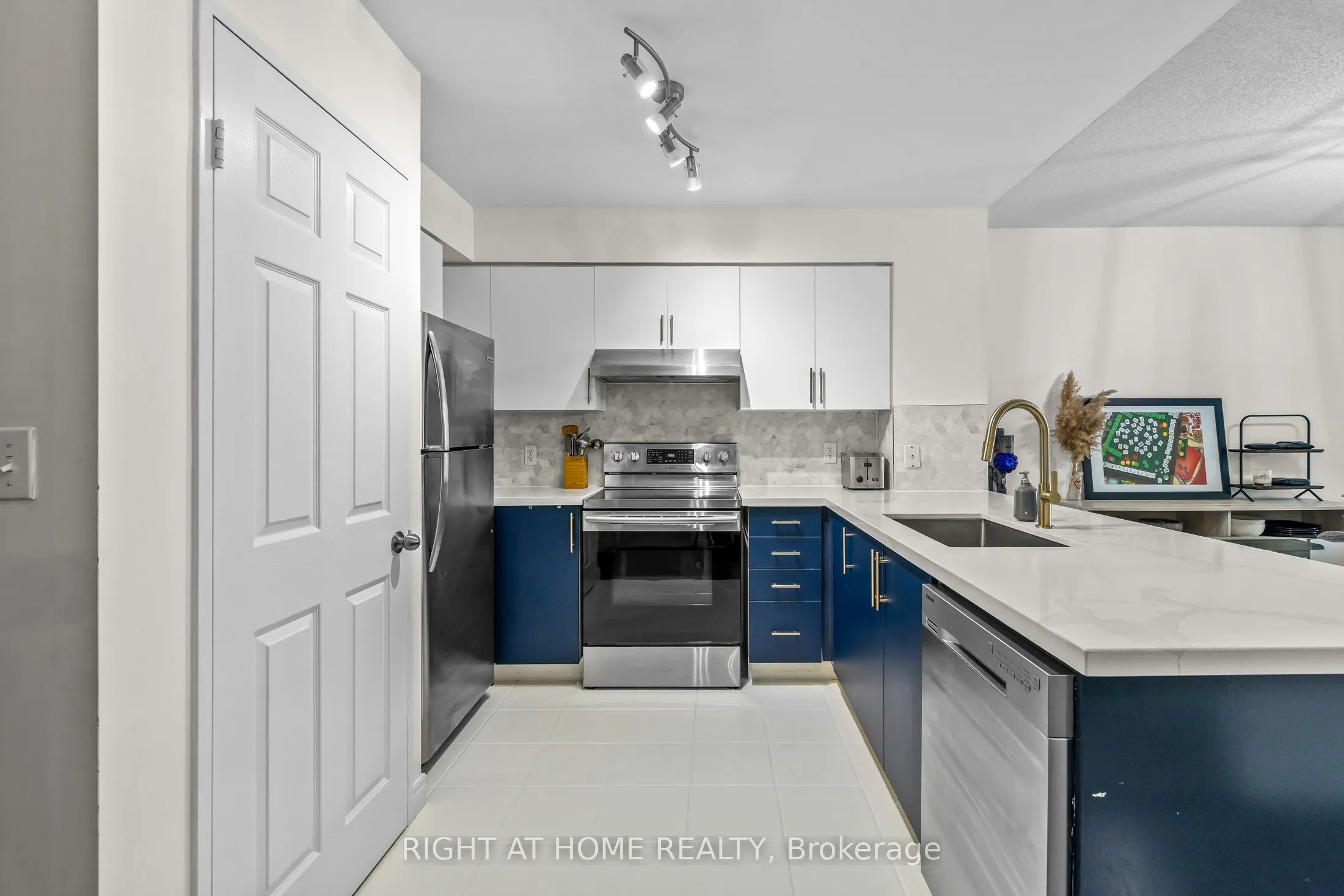 23 Hollywood Avenue, #503