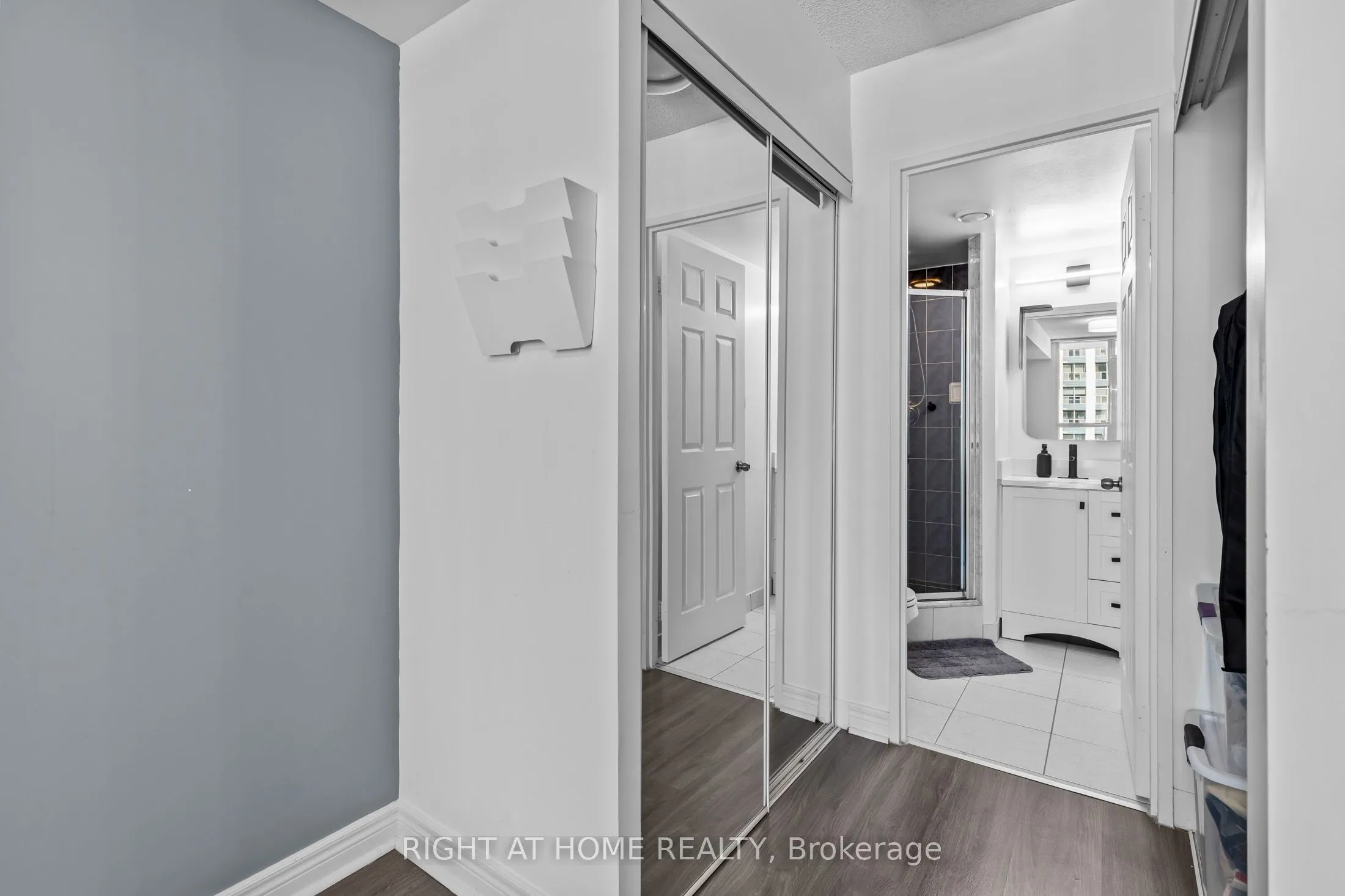 23 Hollywood Avenue, #503