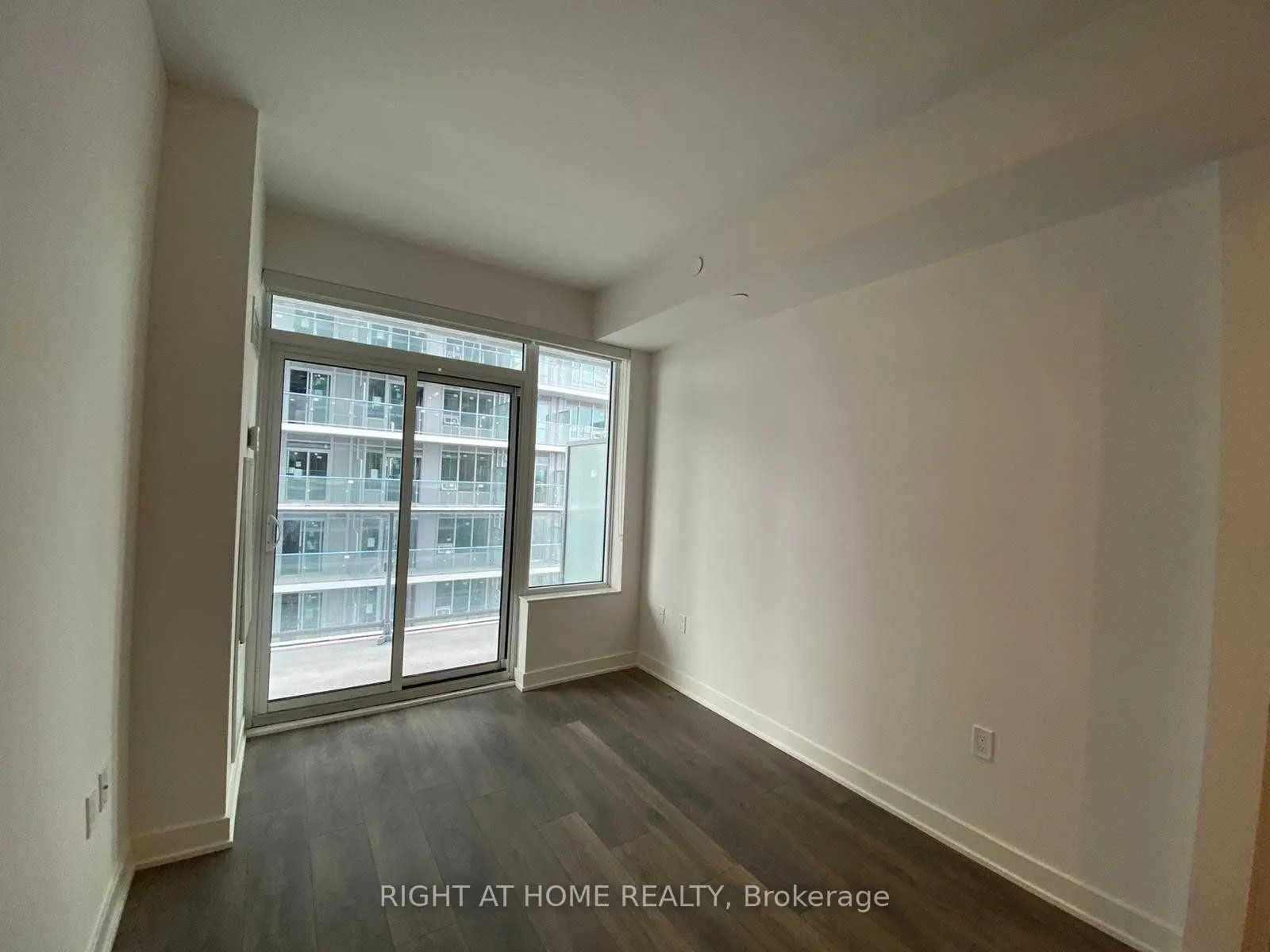 99 Broadway Avenue, #2907