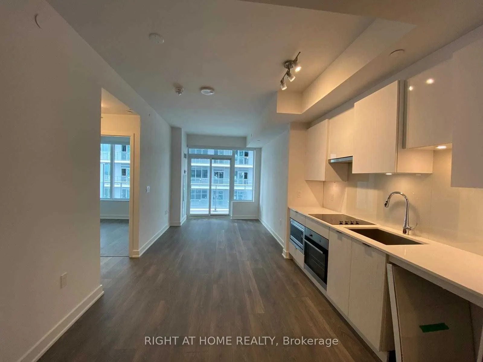 99 Broadway Avenue, #2907