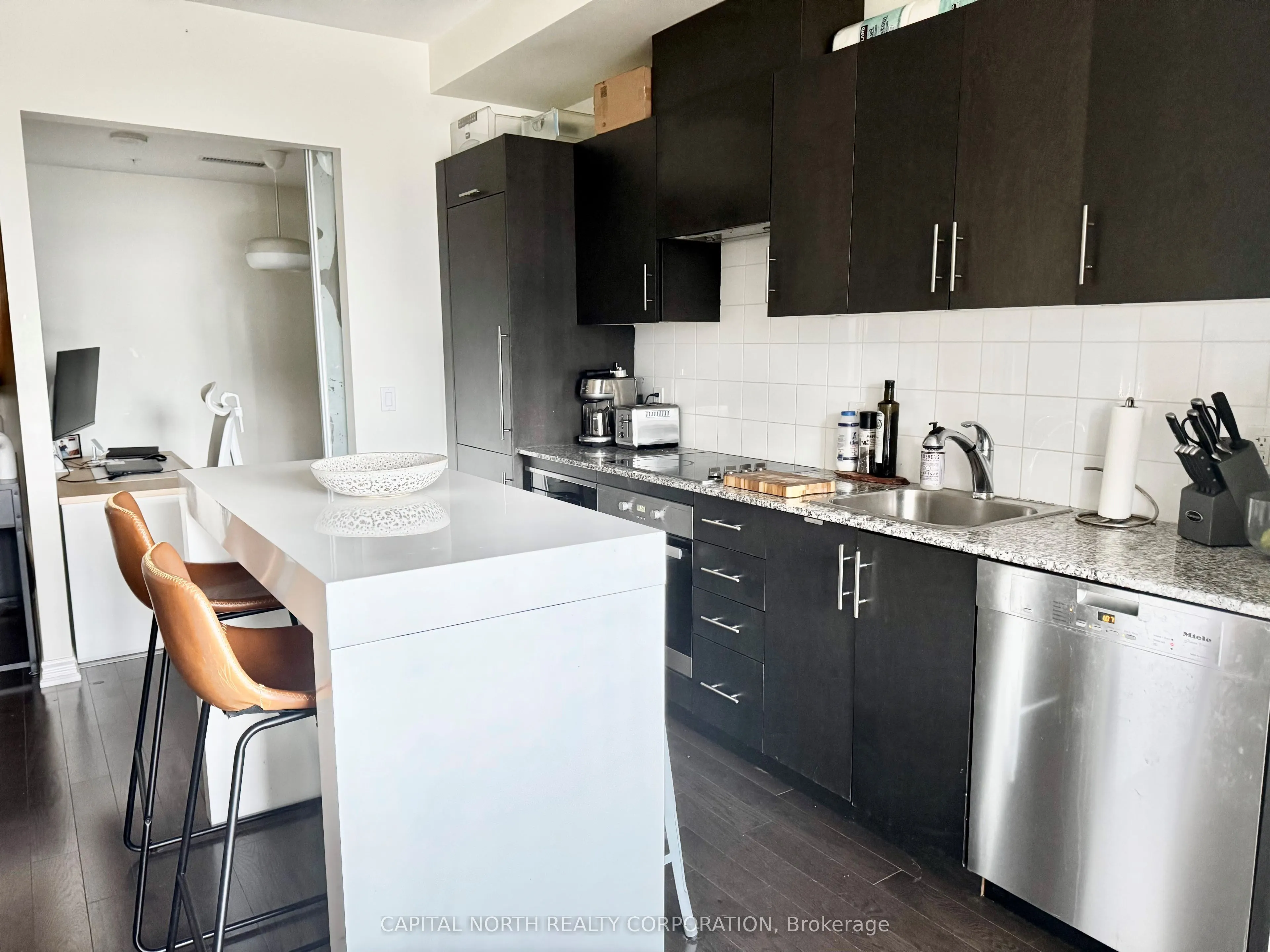 23 Glebe Road W, #617