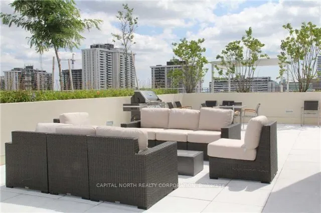 23 Glebe Road W, #617
