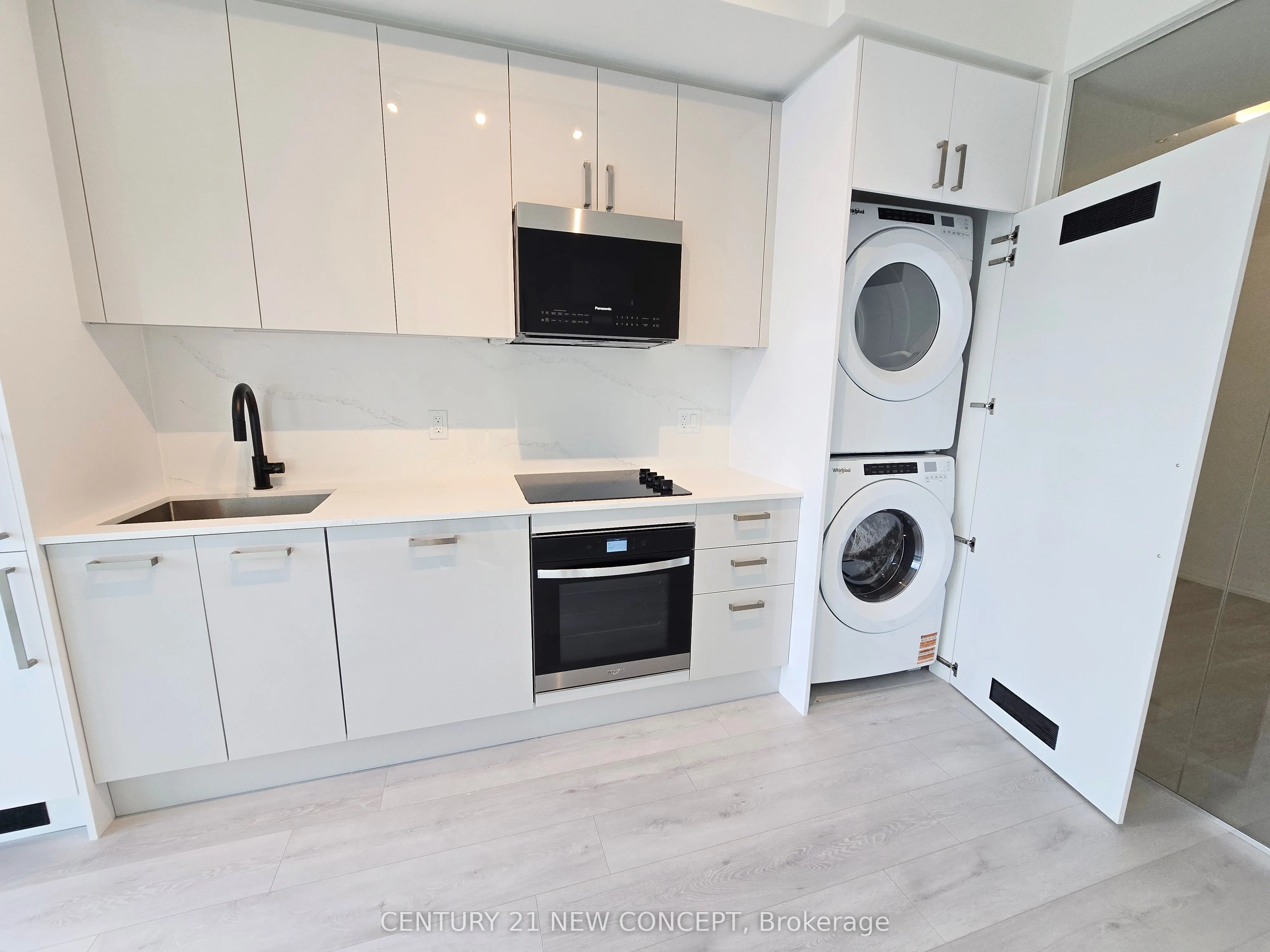 280 Dundas Street W, #2809