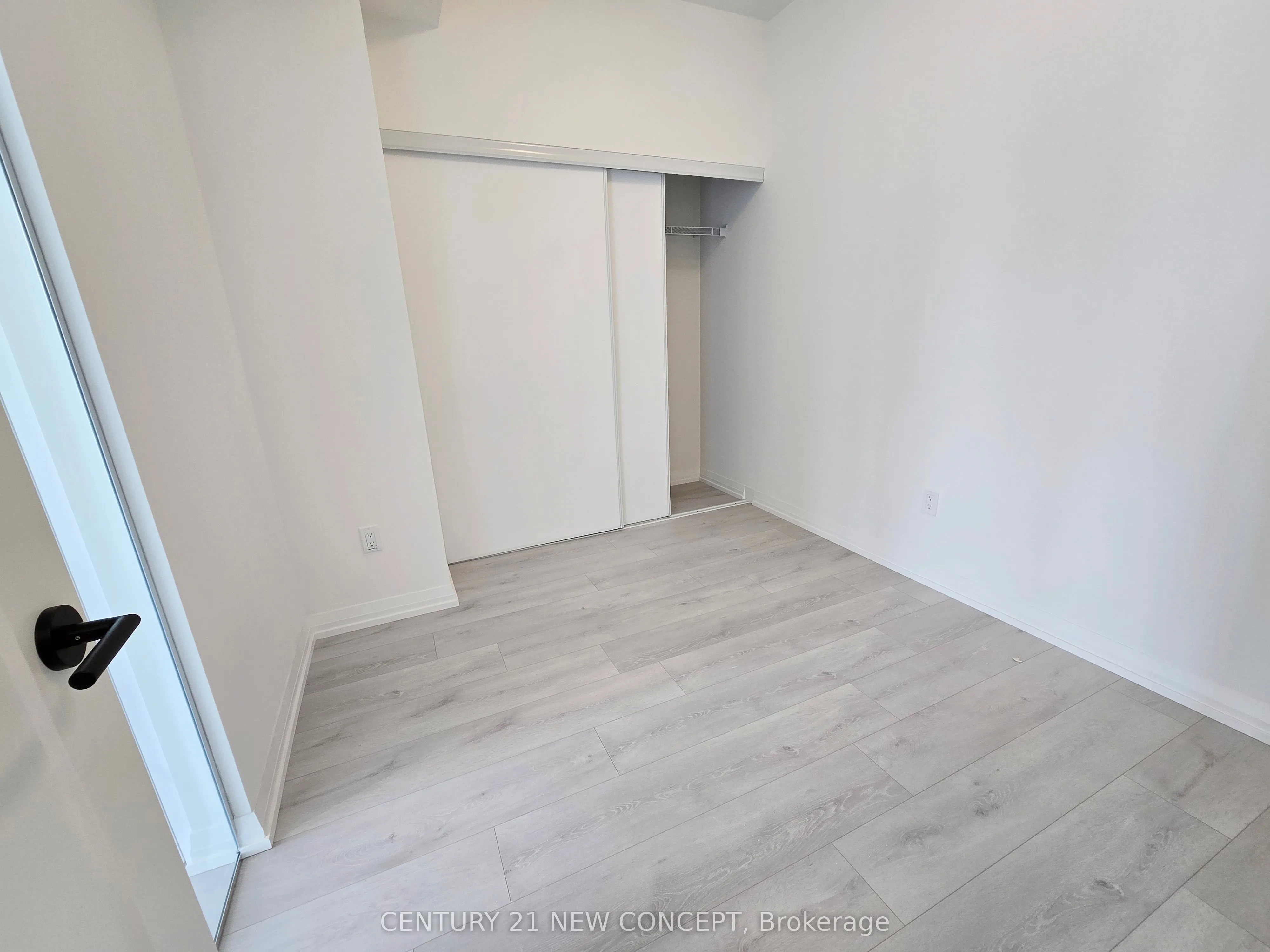 280 Dundas Street W, #2809