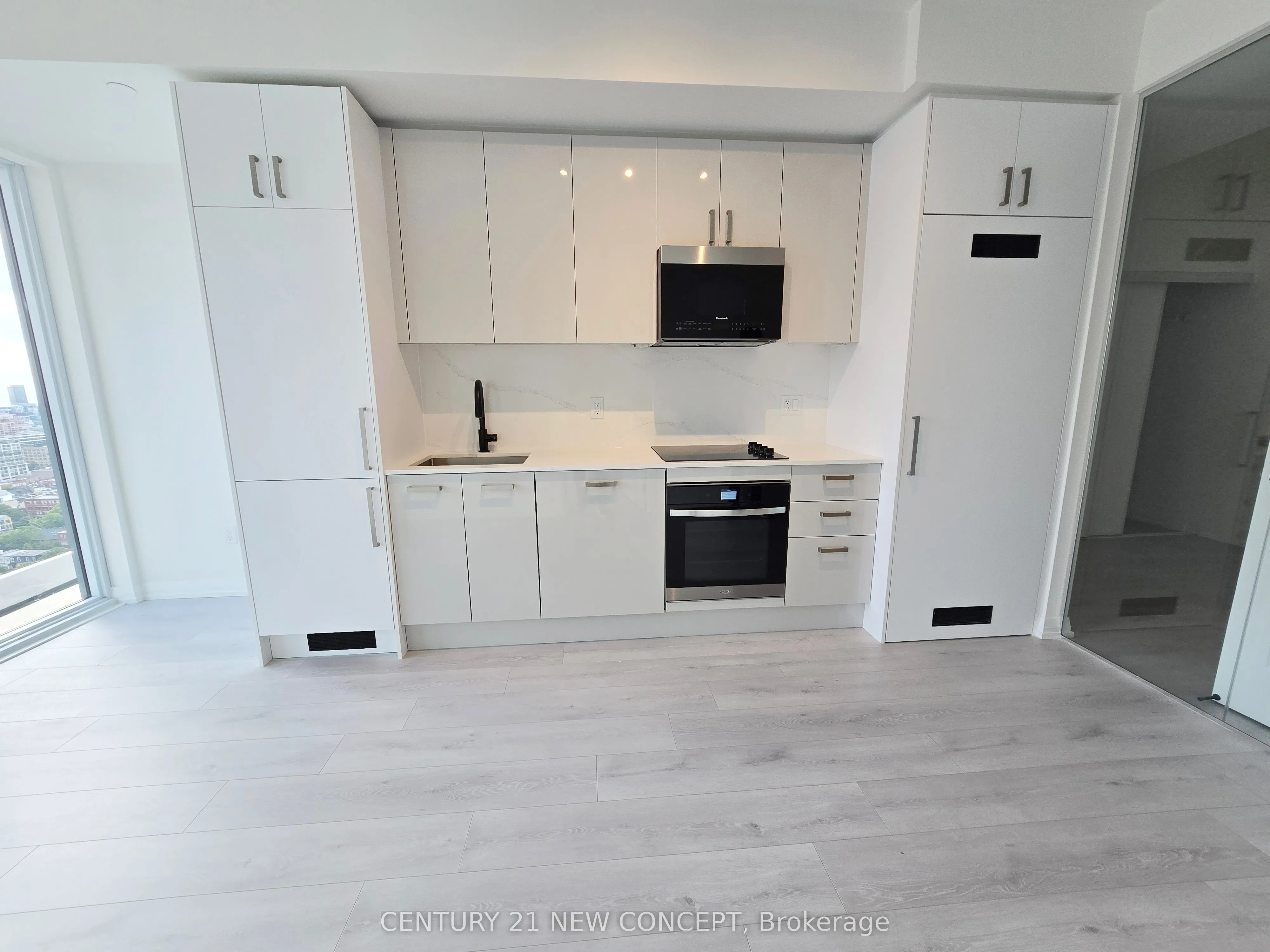 280 Dundas Street W, #2809