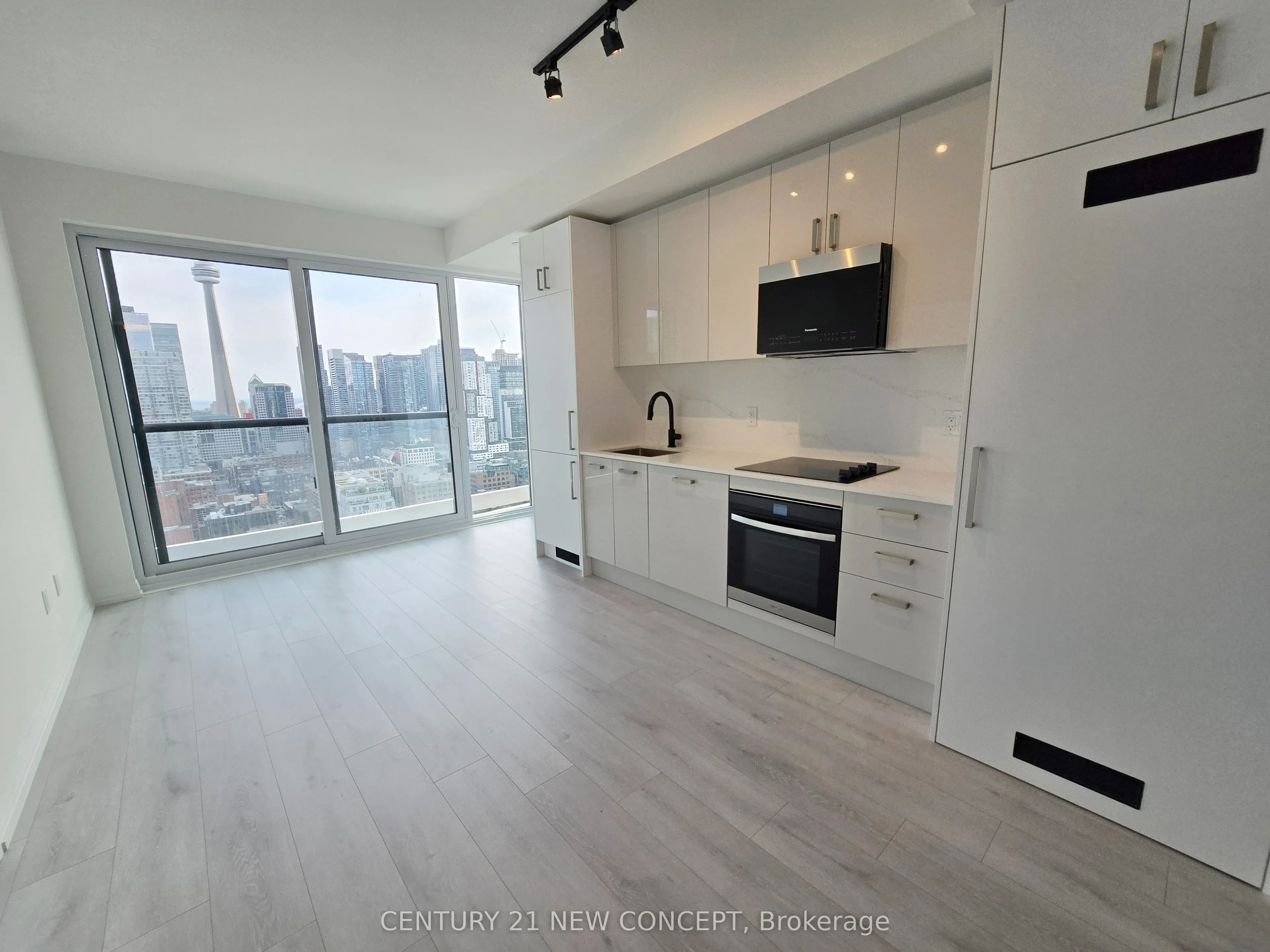 280 Dundas Street W, #2809