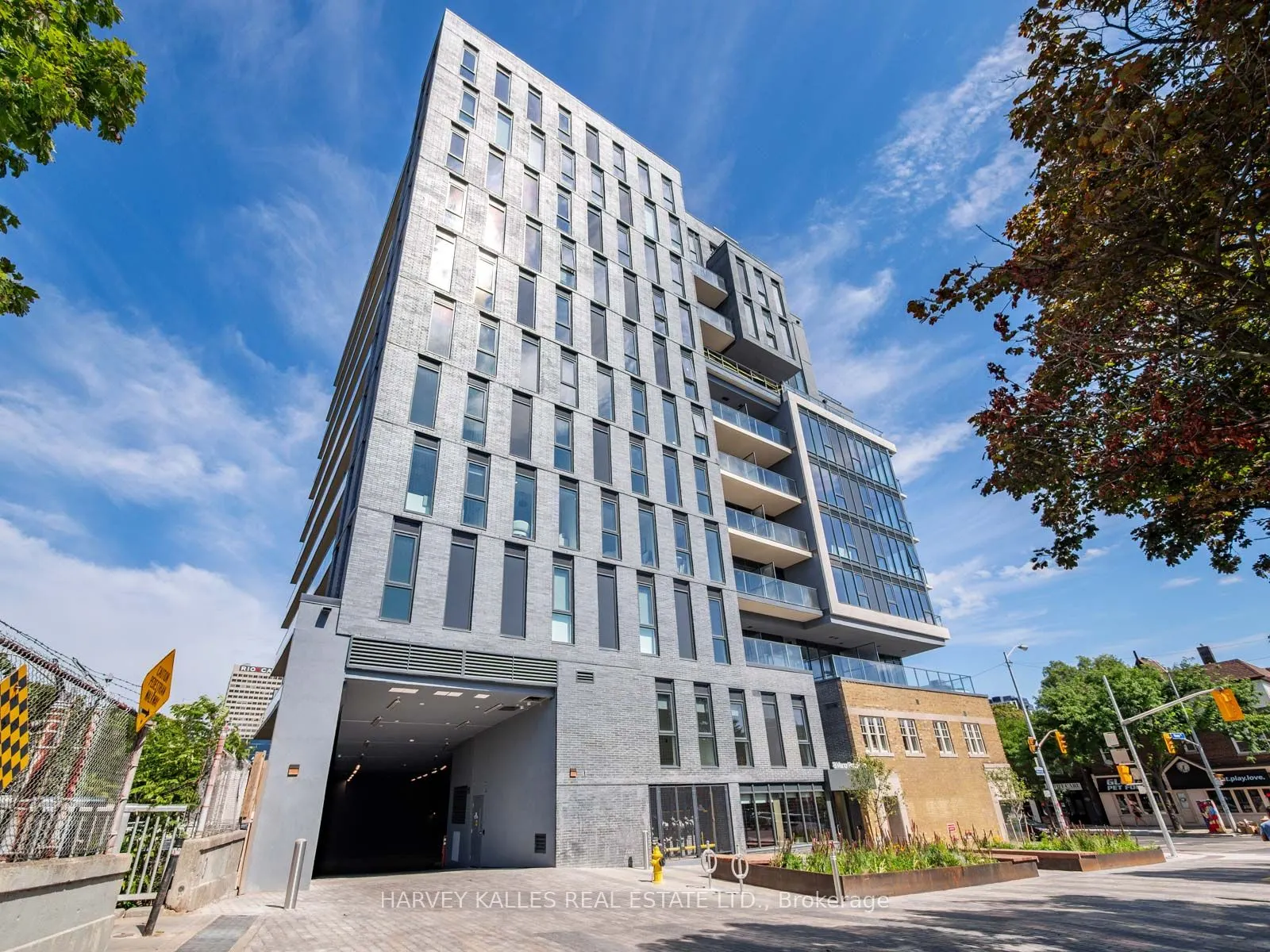 8 Manor Road W, #410