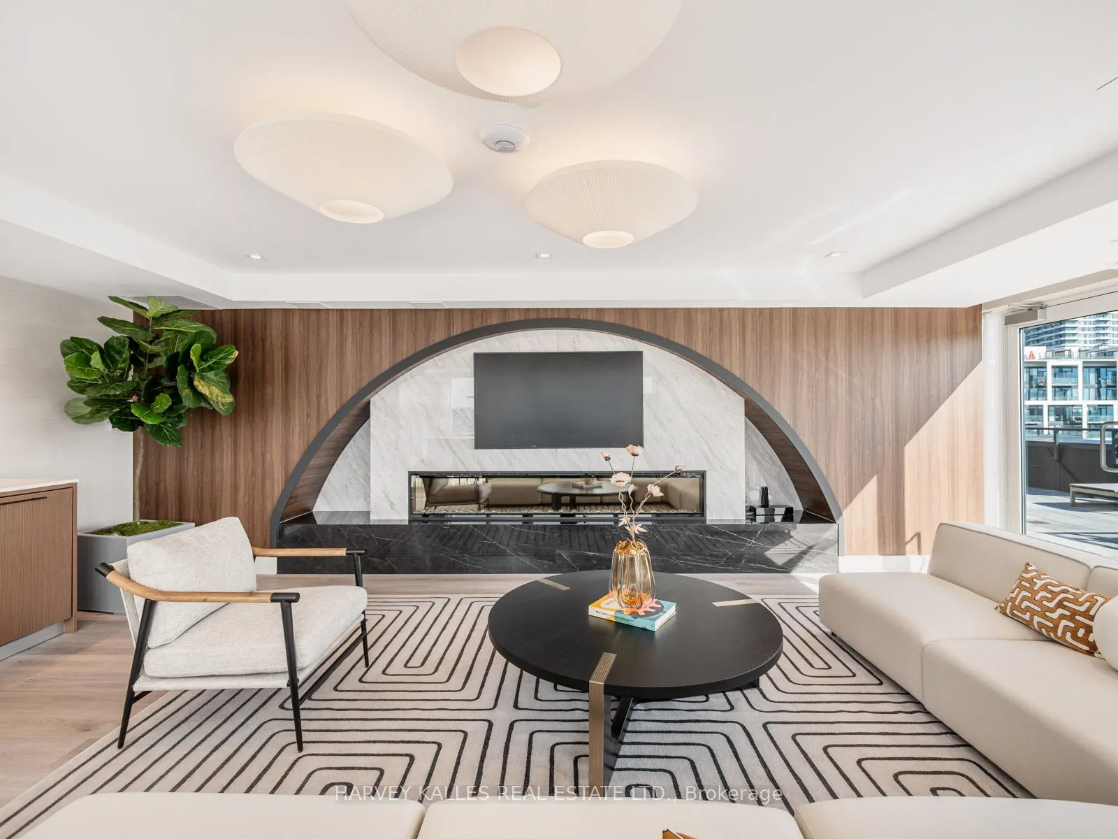 8 Manor Road W, #410