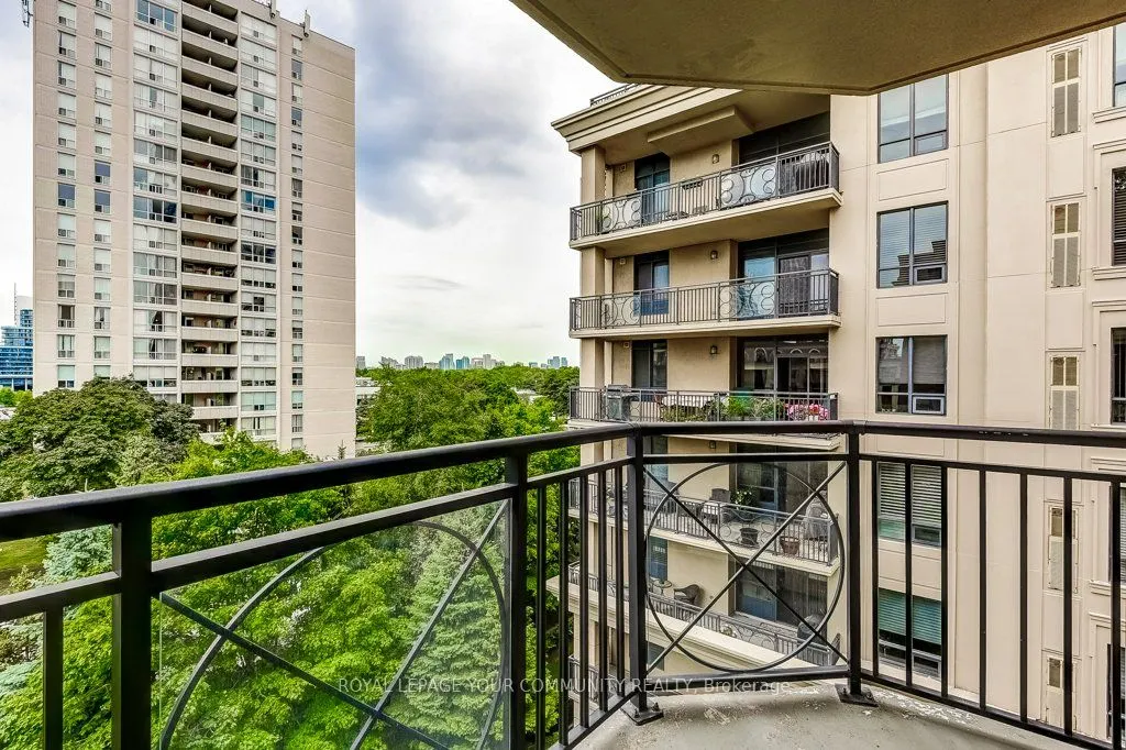 650 Sheppard Avenue E, #527