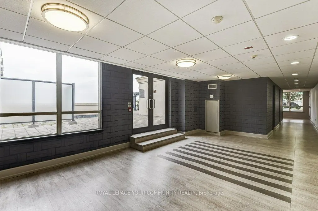650 Sheppard Avenue E, #527
