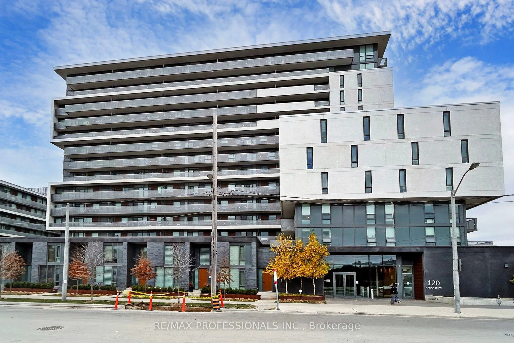 120 Varna Drive, #613