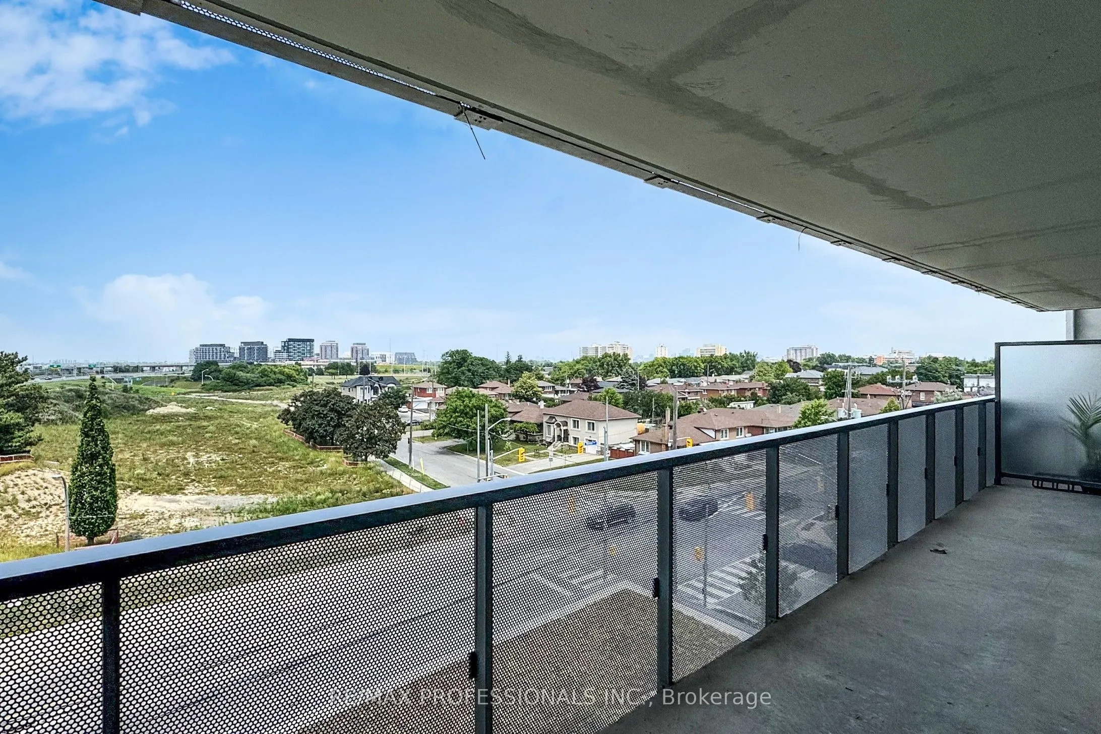120 Varna Drive, #613