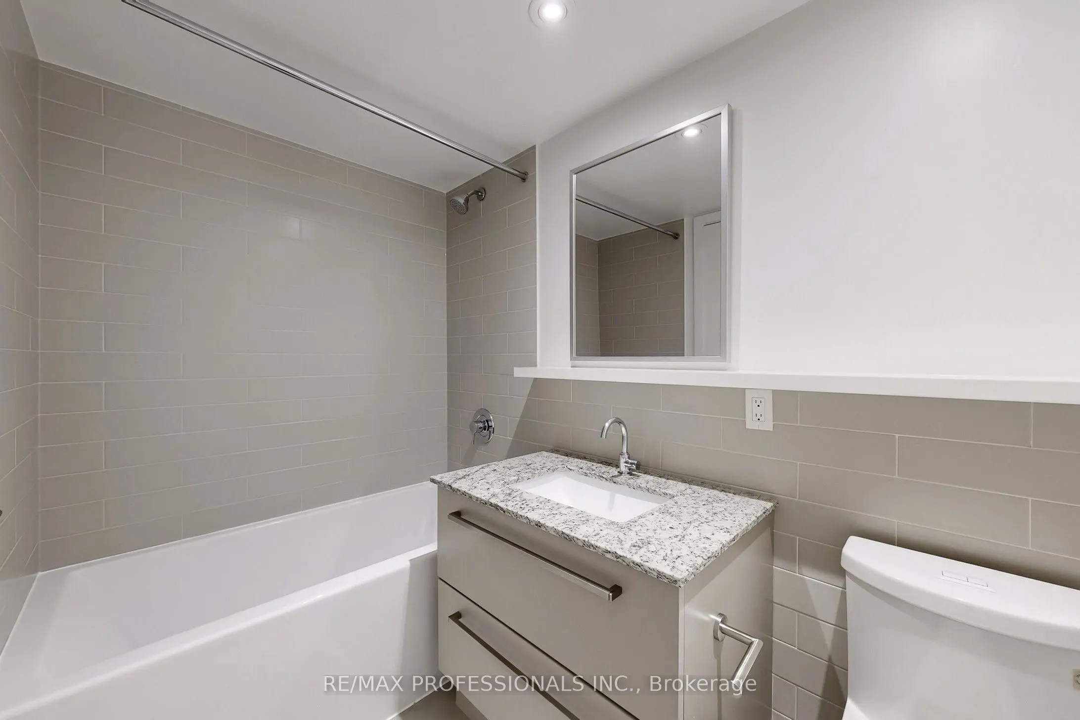 120 Varna Drive, #613