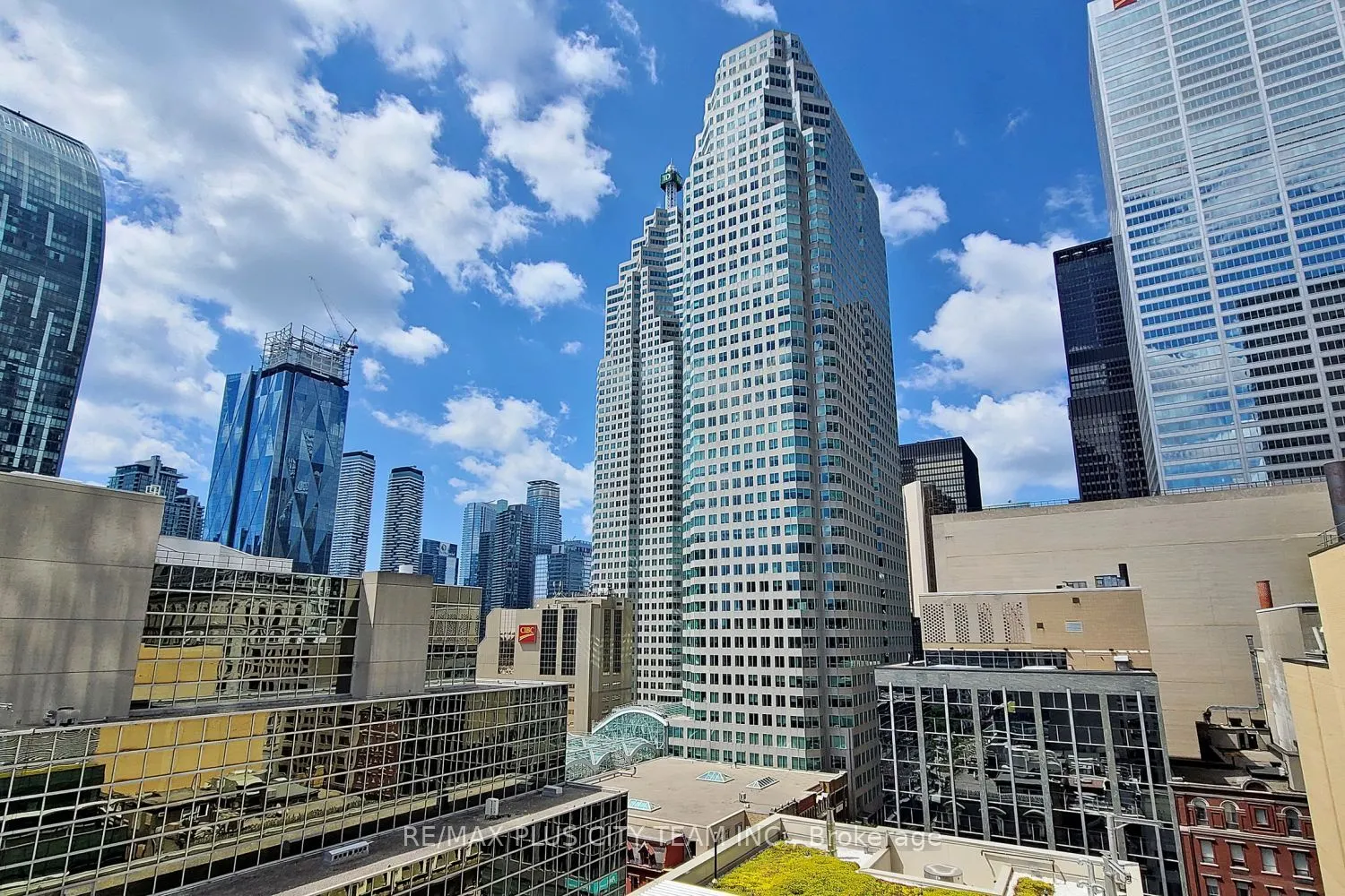 88 Scott Street, #1413