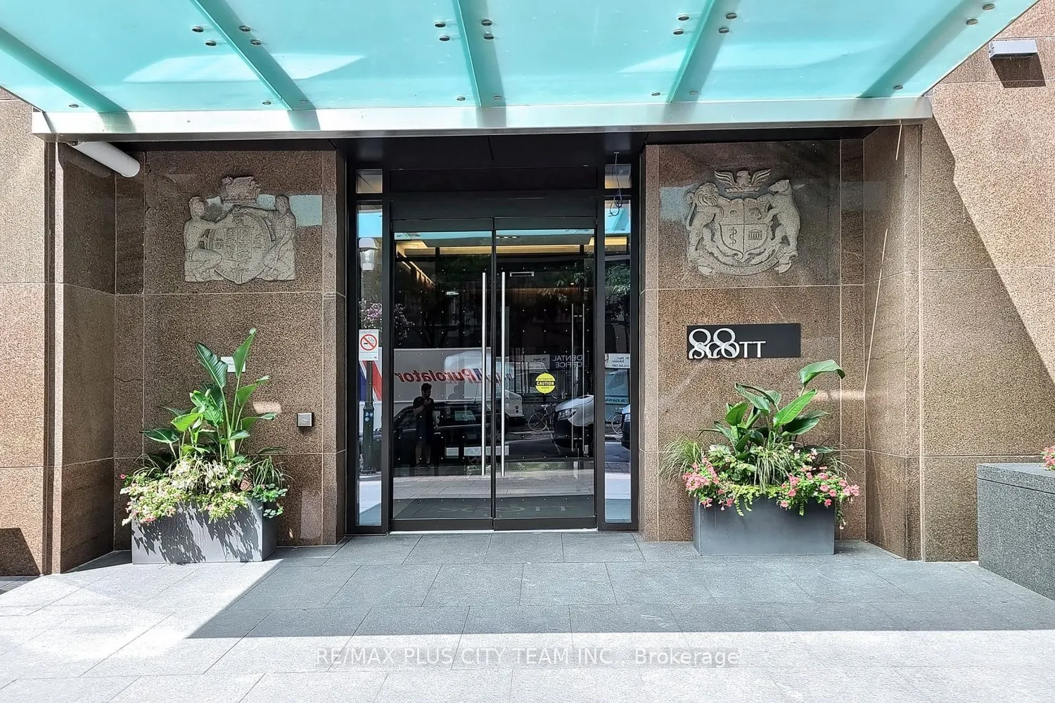 88 Scott Street, #1413
