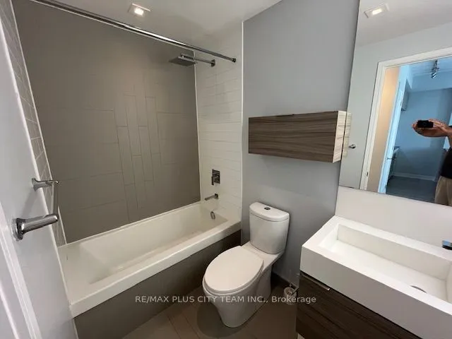88 Scott Street, #1413